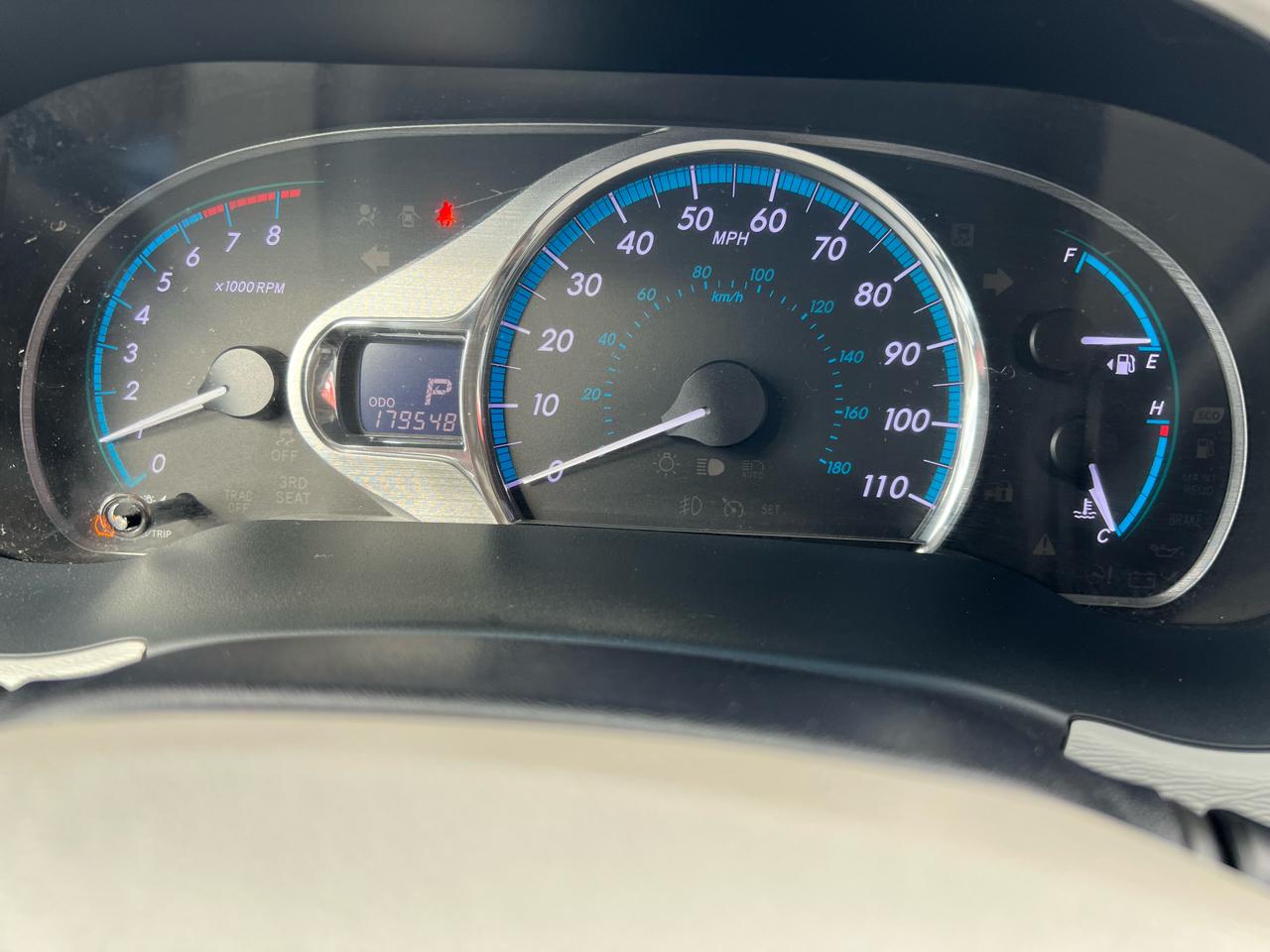 Toyota Sienna 5dr 7-Pass Van V6 XLE AWD (Natl) 2011