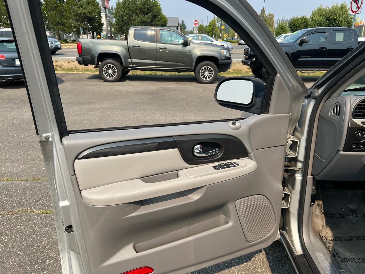 GMC Envoy 4dr 4WD SLE 2005