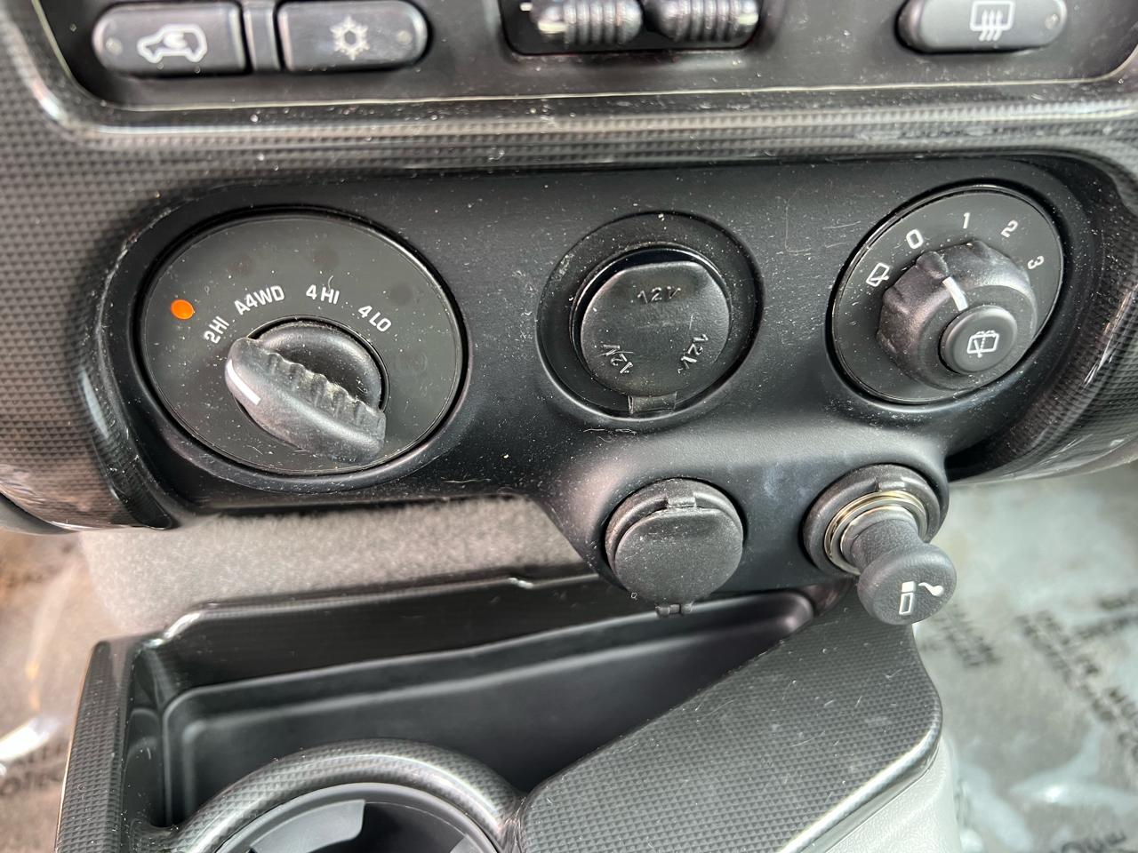 GMC Envoy 4dr 4WD SLE 2005