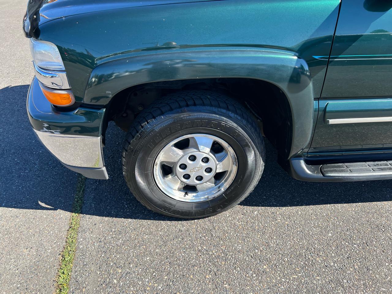 Chevrolet Suburban 4dr 1500 4WD LT 2001