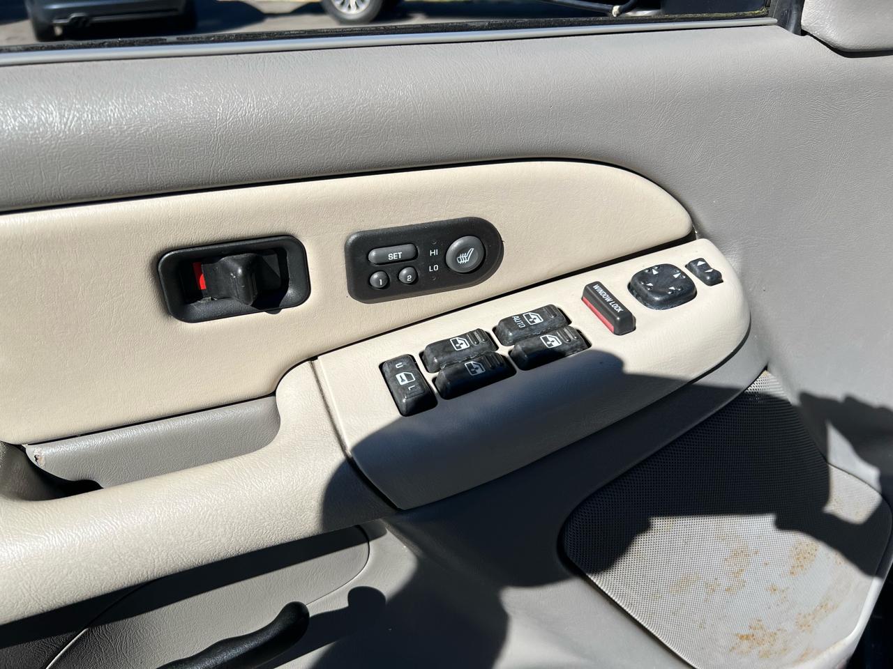 Chevrolet Suburban 4dr 1500 4WD LT 2001