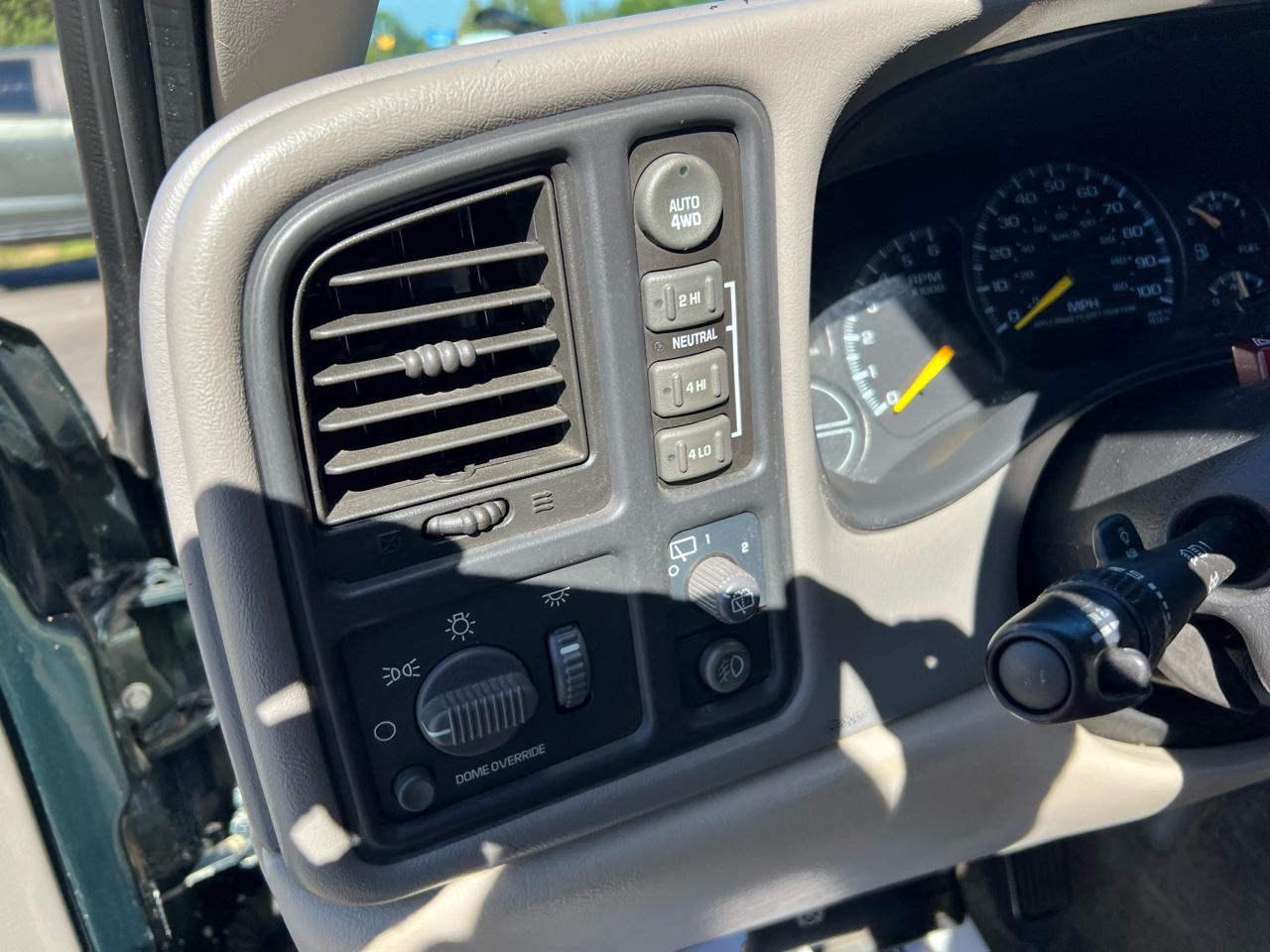 Chevrolet Suburban 4dr 1500 4WD LT 2001