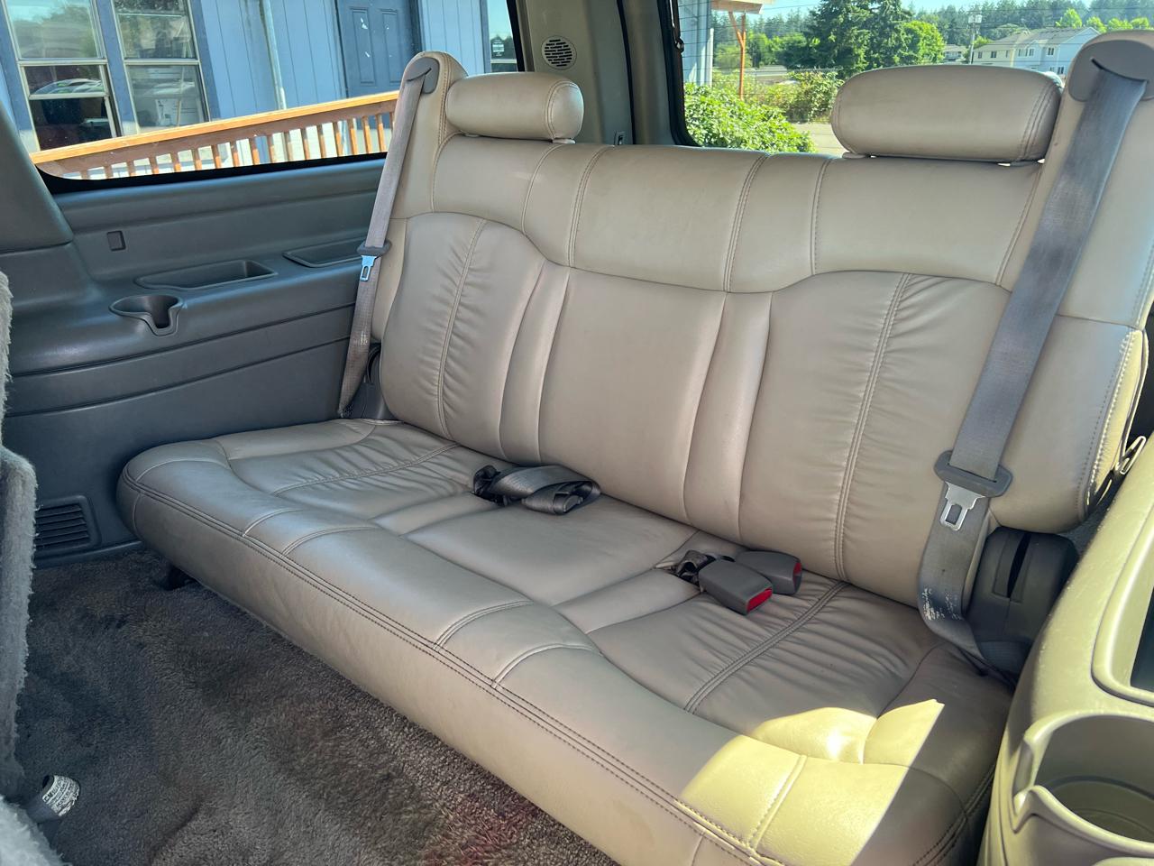 Chevrolet Suburban 4dr 1500 4WD LT 2001