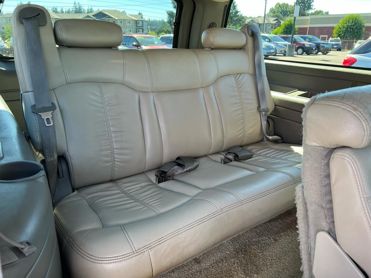 Chevrolet Suburban 4dr 1500 4WD LT 2001