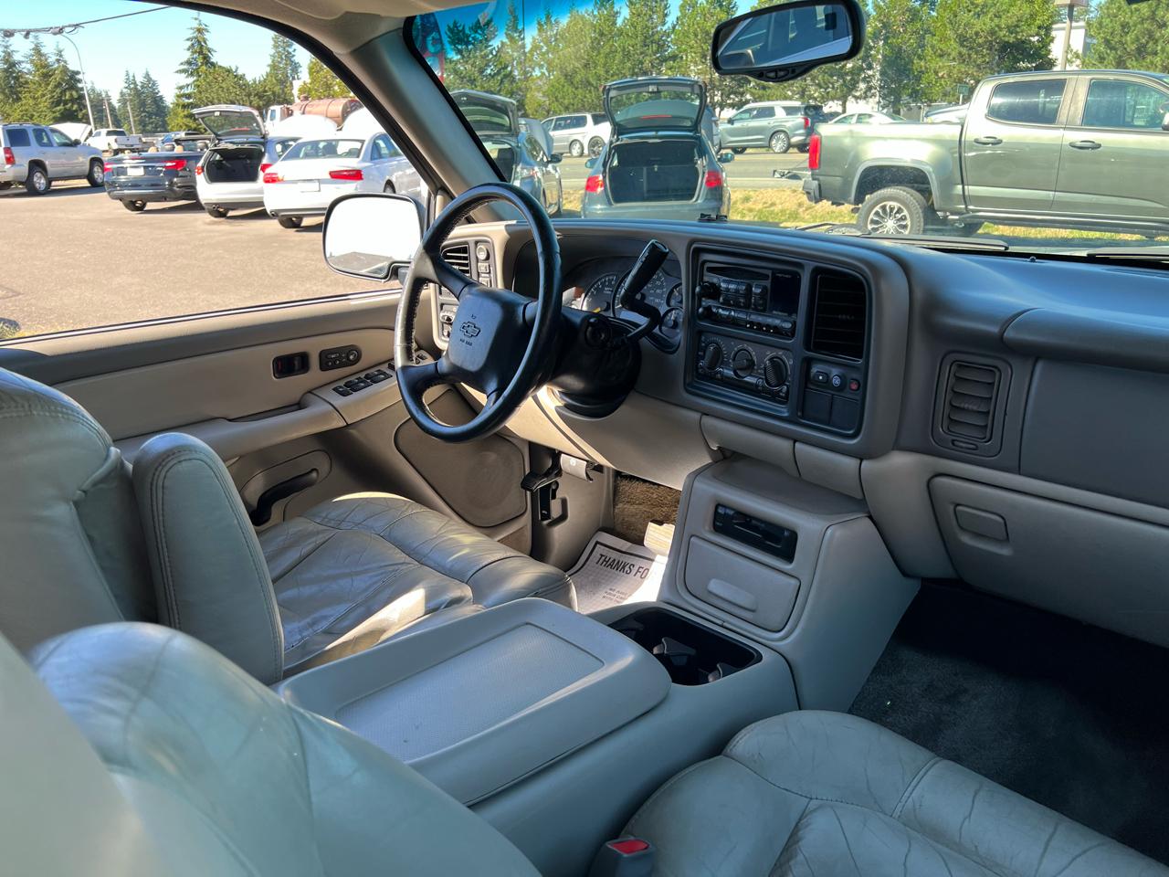 Chevrolet Suburban 4dr 1500 4WD LT 2001