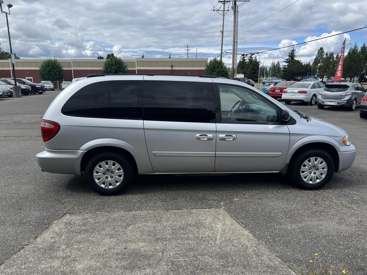 Chrysler Town & Country 4dr LWB LX FWD 2005