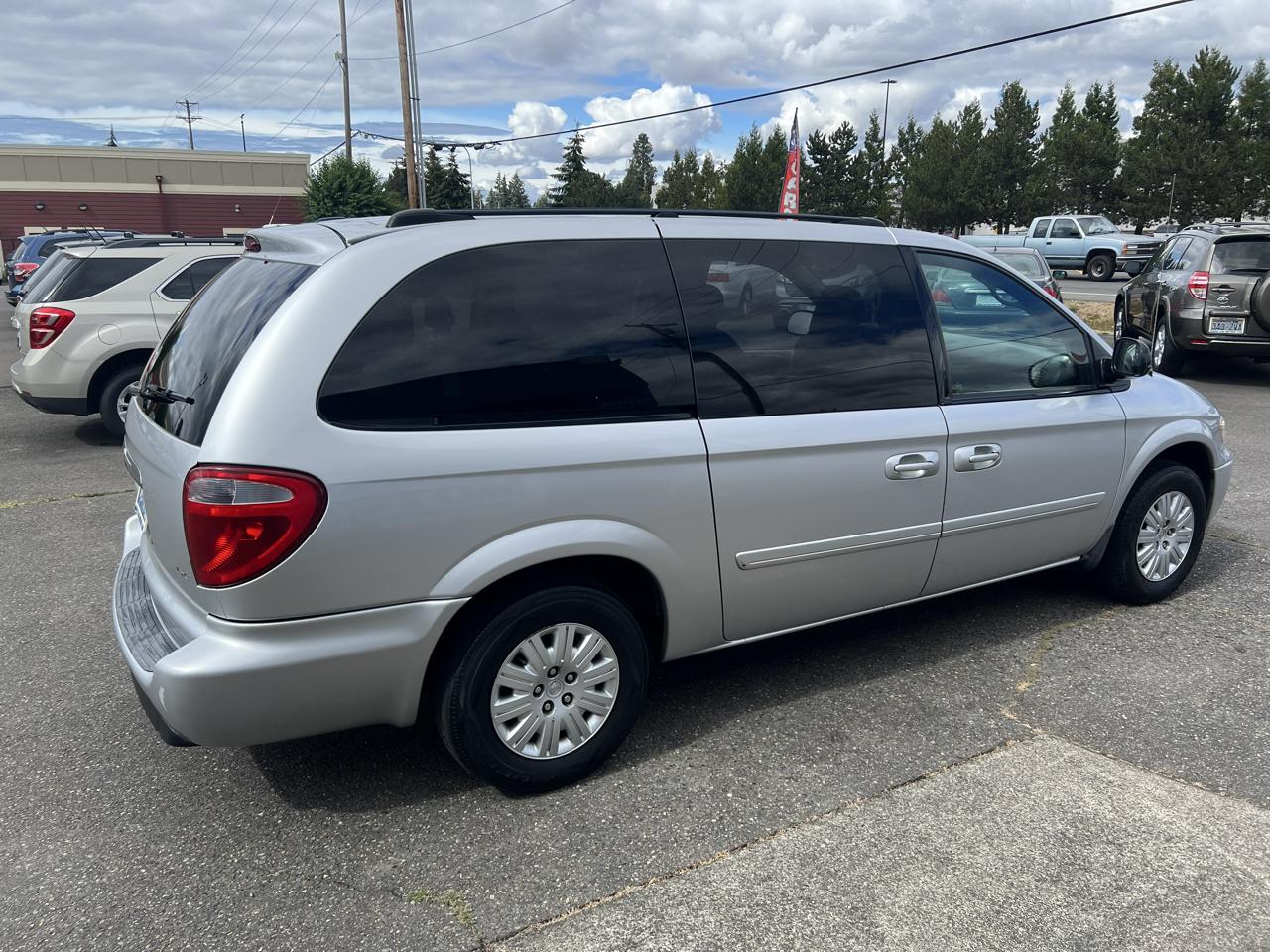 Chrysler Town & Country 4dr LWB LX FWD 2005
