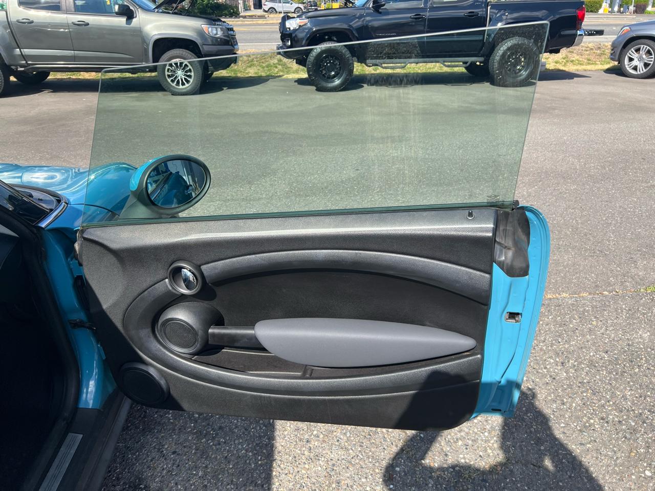 MINI Cooper Hardtop 2dr Cpe 2010