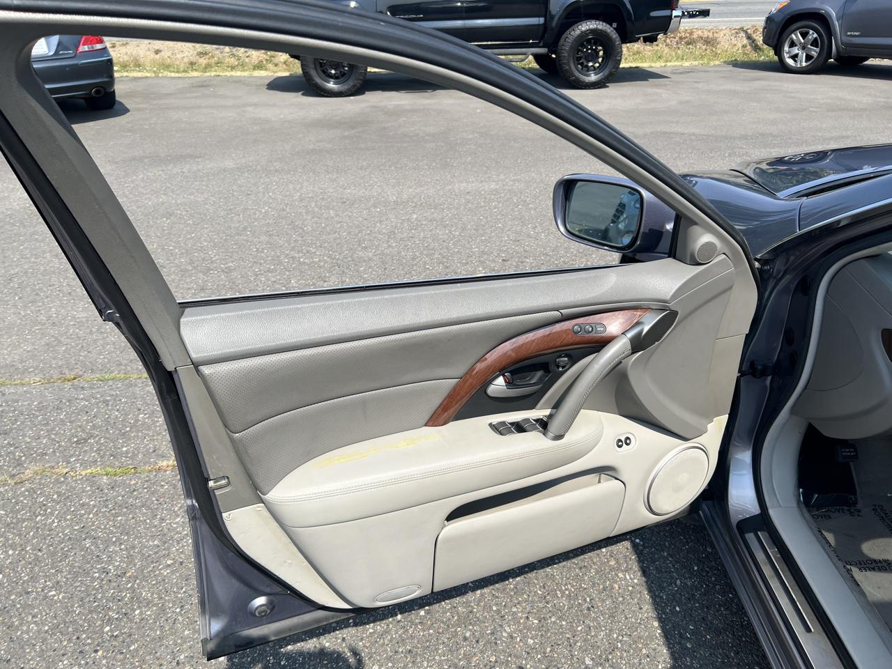 Acura RL 4dr Sdn AT (Natl) 2005