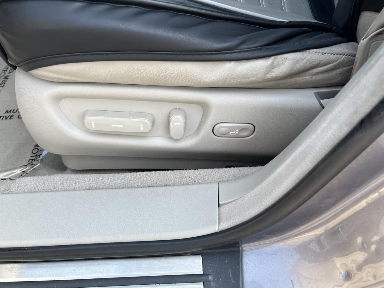 Acura RL 4dr Sdn AT (Natl) 2005