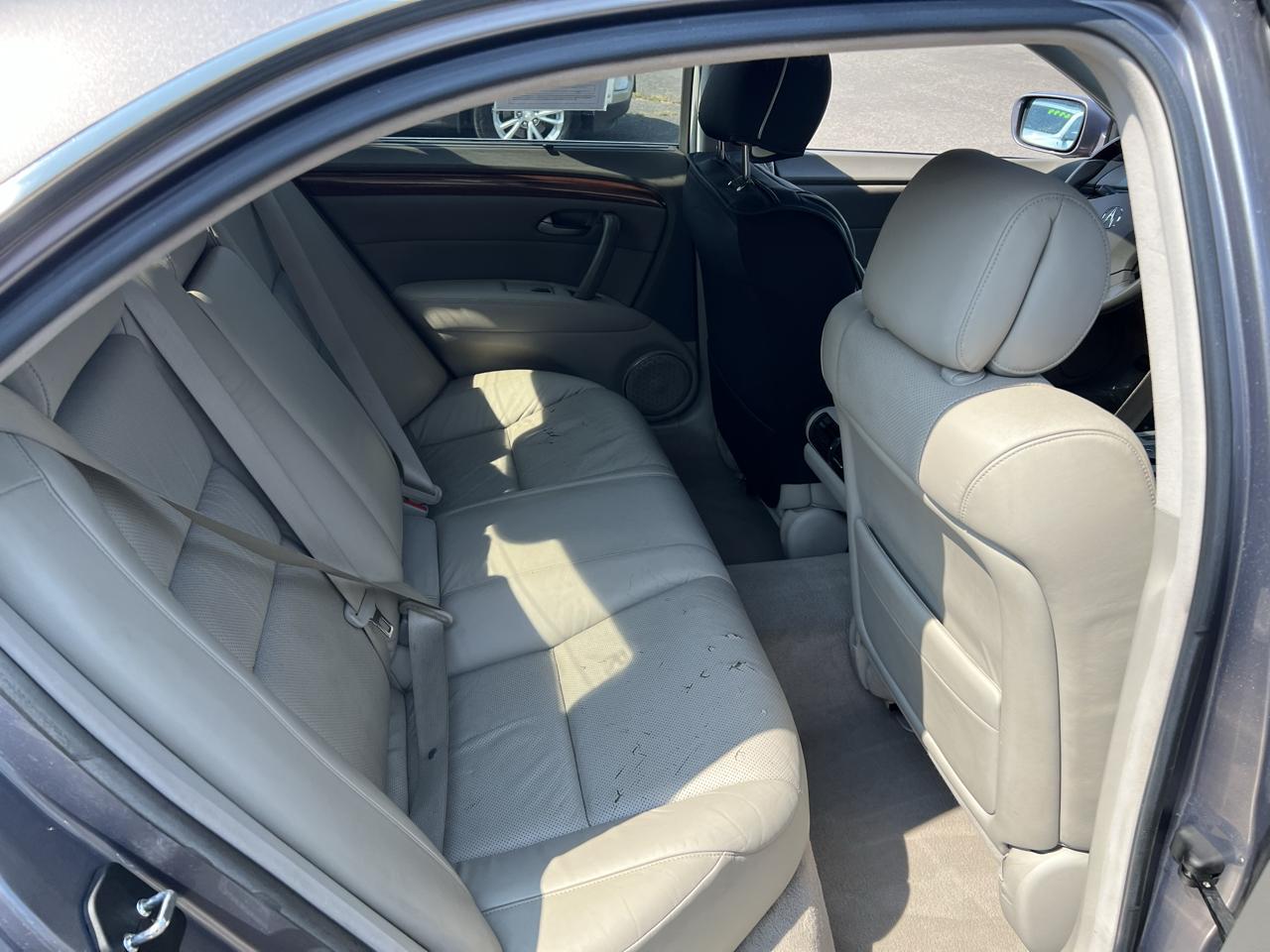 Acura RL 4dr Sdn AT (Natl) 2005