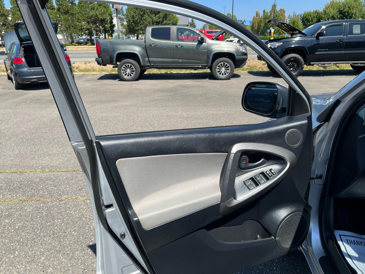 Toyota RAV4 2WD 4dr 4-cyl Sport (Natl) 2007