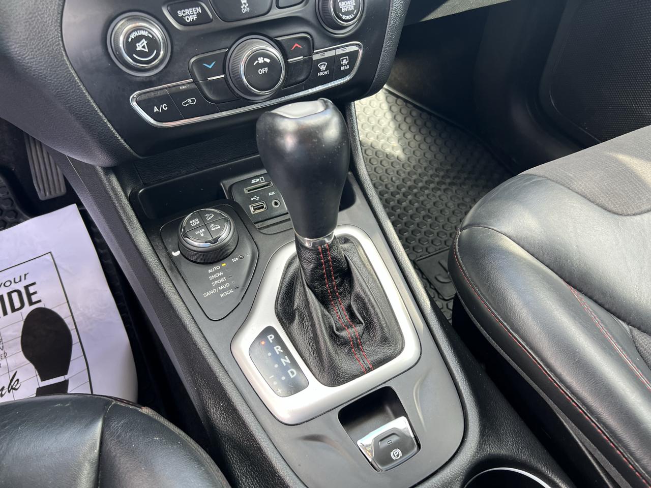Jeep Cherokee 4WD 4dr Trailhawk 2015