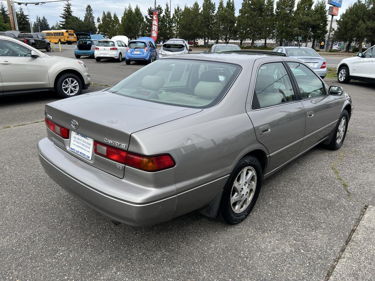 Toyota Camry 4dr Sdn LE V6 Auto 1997