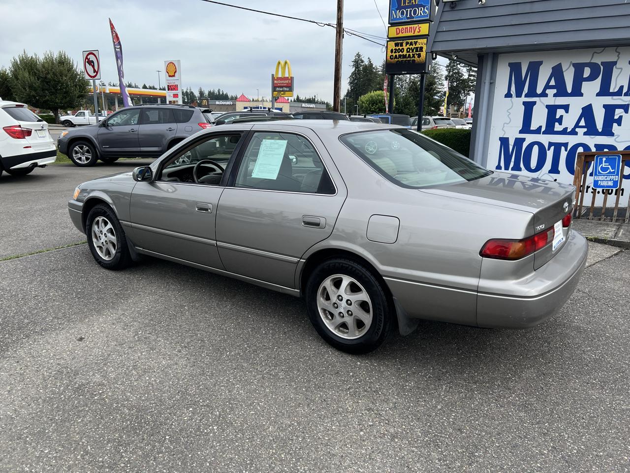 Toyota Camry 4dr Sdn LE V6 Auto 1997