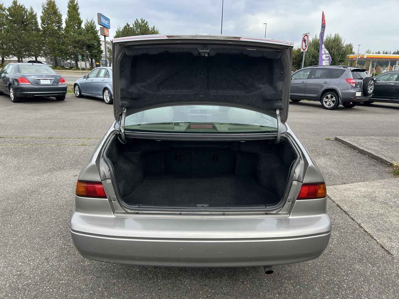 Toyota Camry 4dr Sdn LE V6 Auto 1997