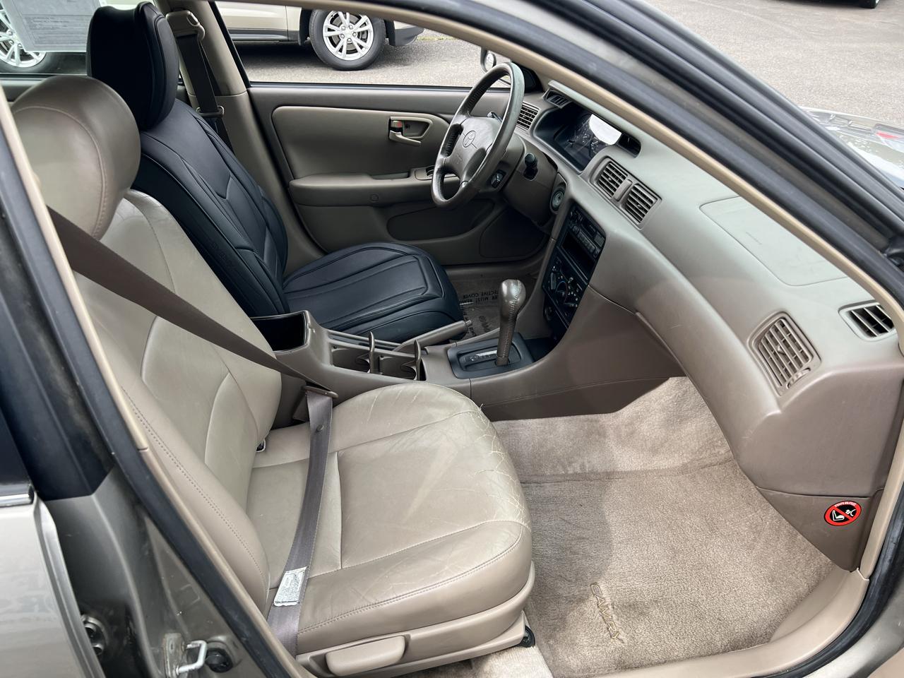 Toyota Camry 4dr Sdn LE V6 Auto 1997