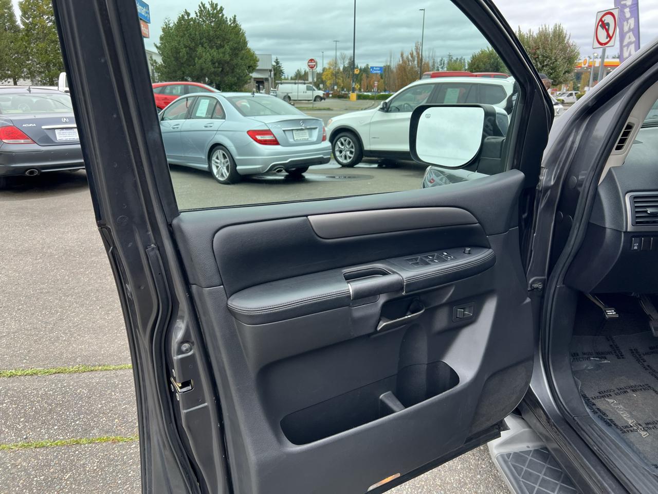 Nissan Armada 4WD 4dr SE 2008