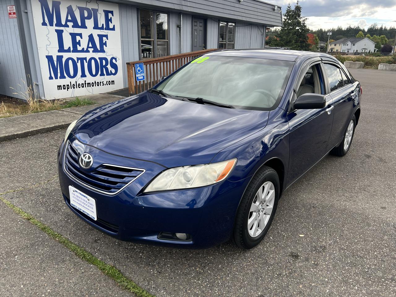 Toyota Camry photo 2