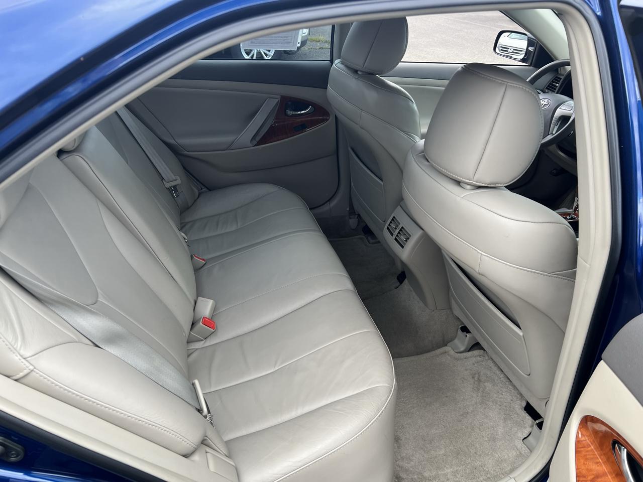 Toyota Camry photo 25