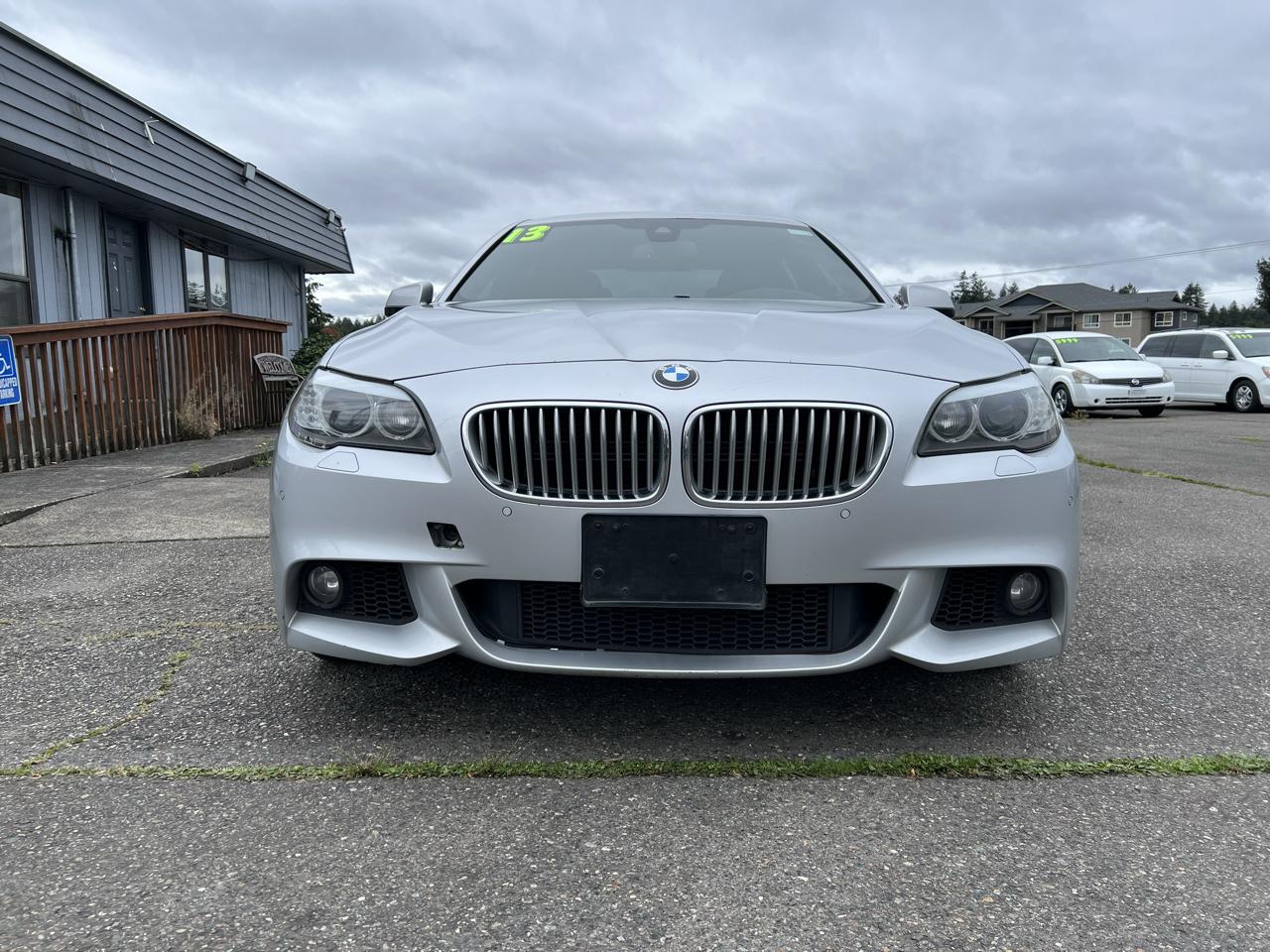 BMW 5 Series photo 3