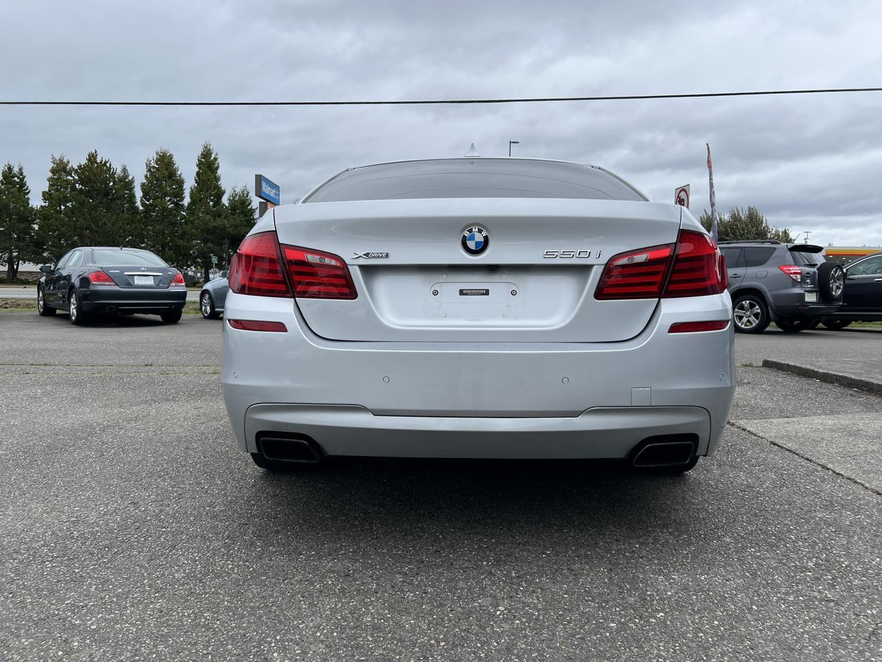 BMW 5 Series photo 10