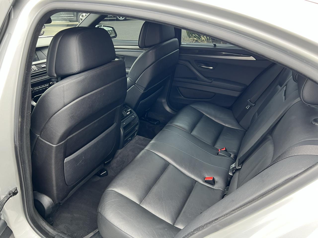 BMW 5 Series photo 21