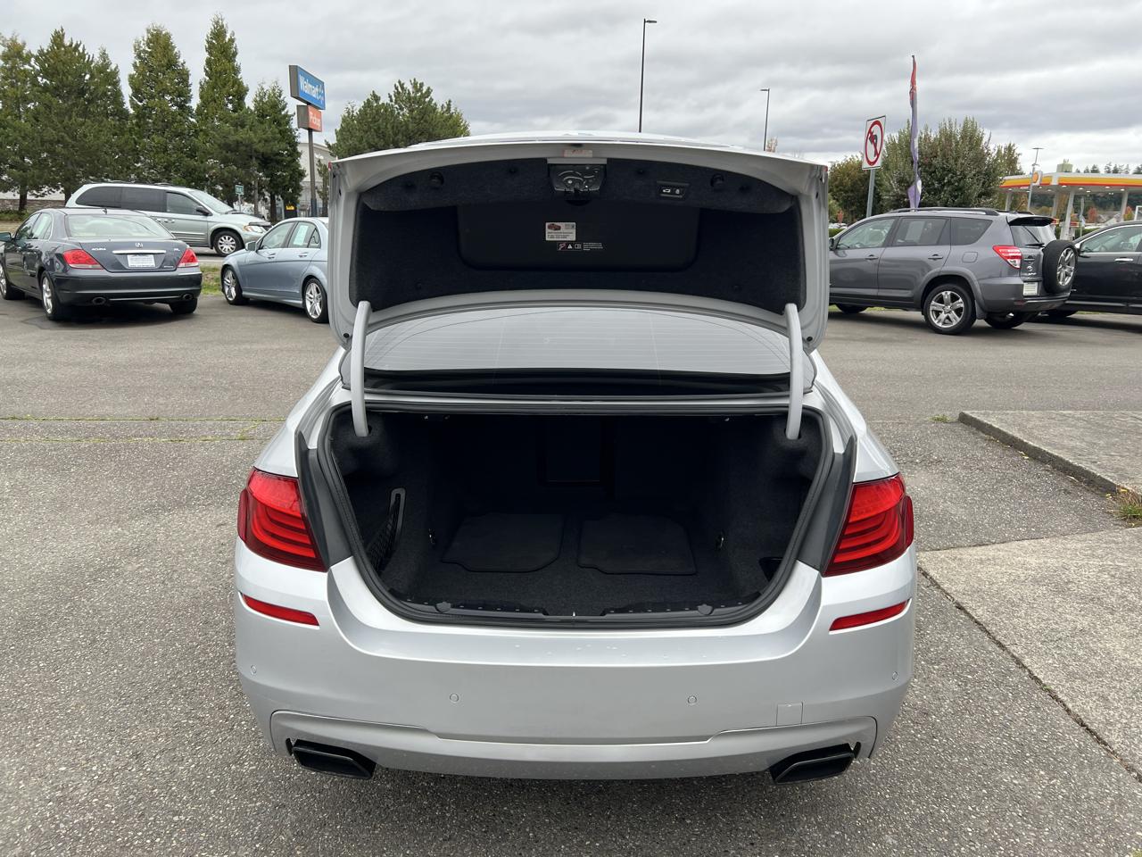 BMW 5 Series photo 22