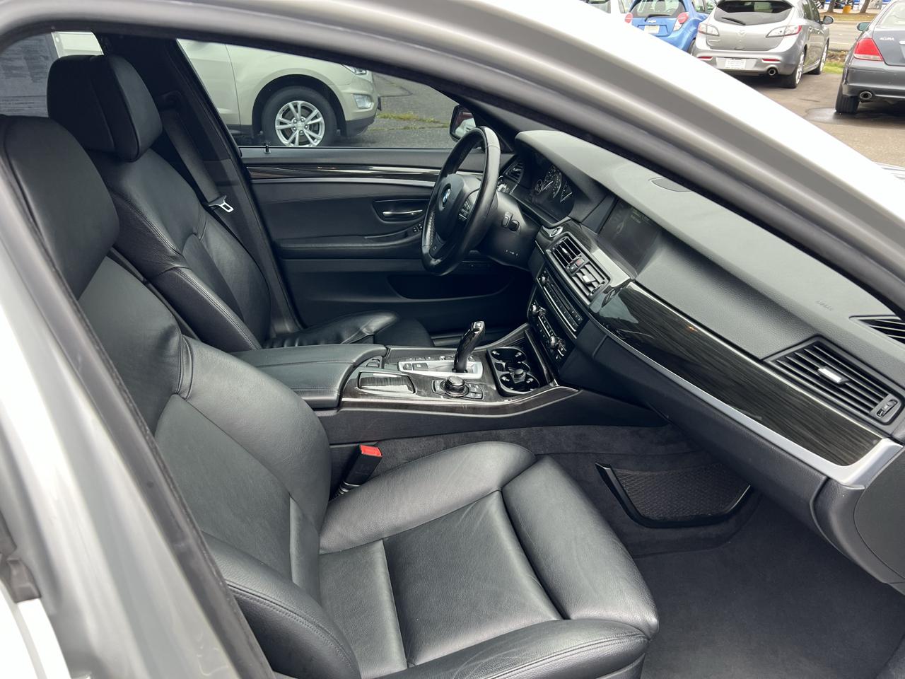 BMW 5 Series photo 27