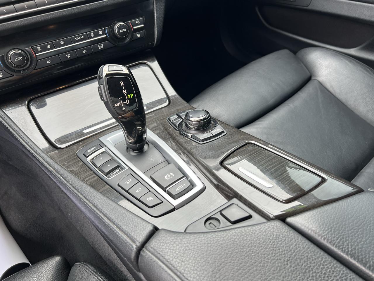 BMW 5 Series photo 29