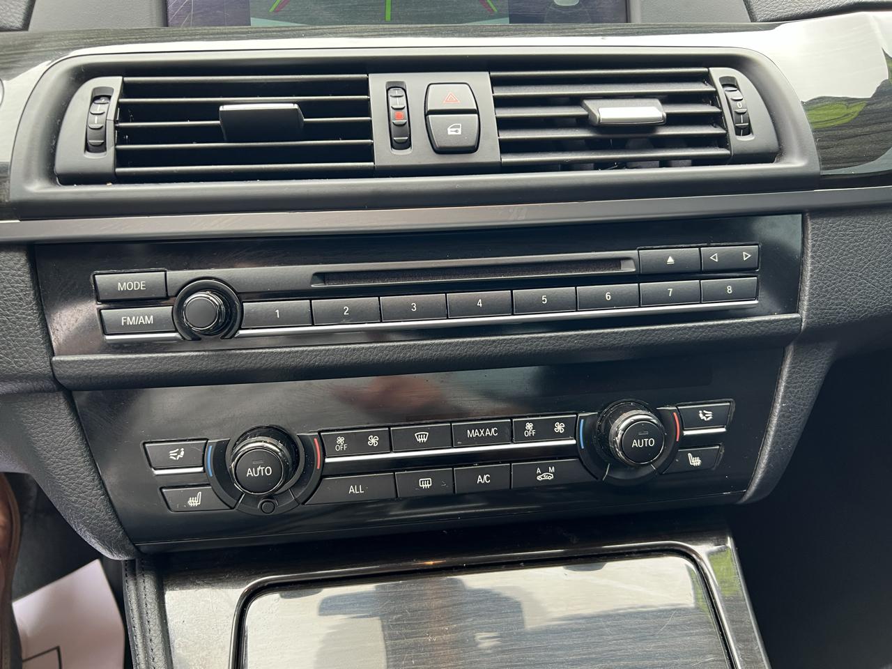 BMW 5 Series photo 31