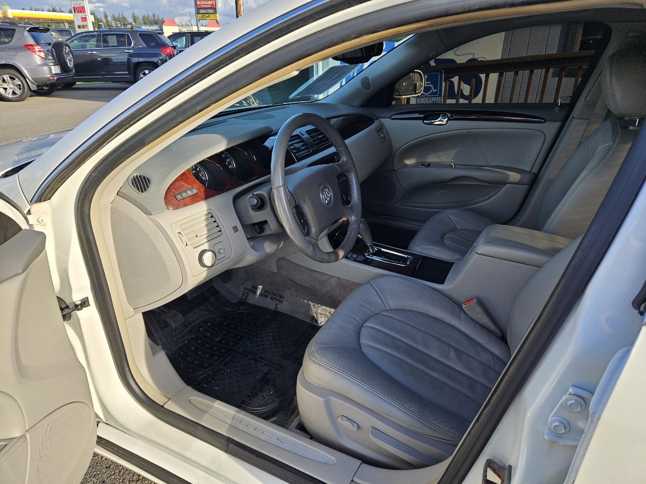 Buick Lucerne 4dr Sdn V6 CXL 2008