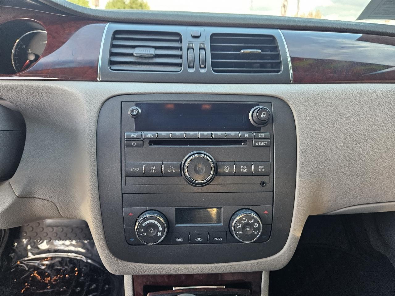 Buick Lucerne 4dr Sdn V6 CXL 2008