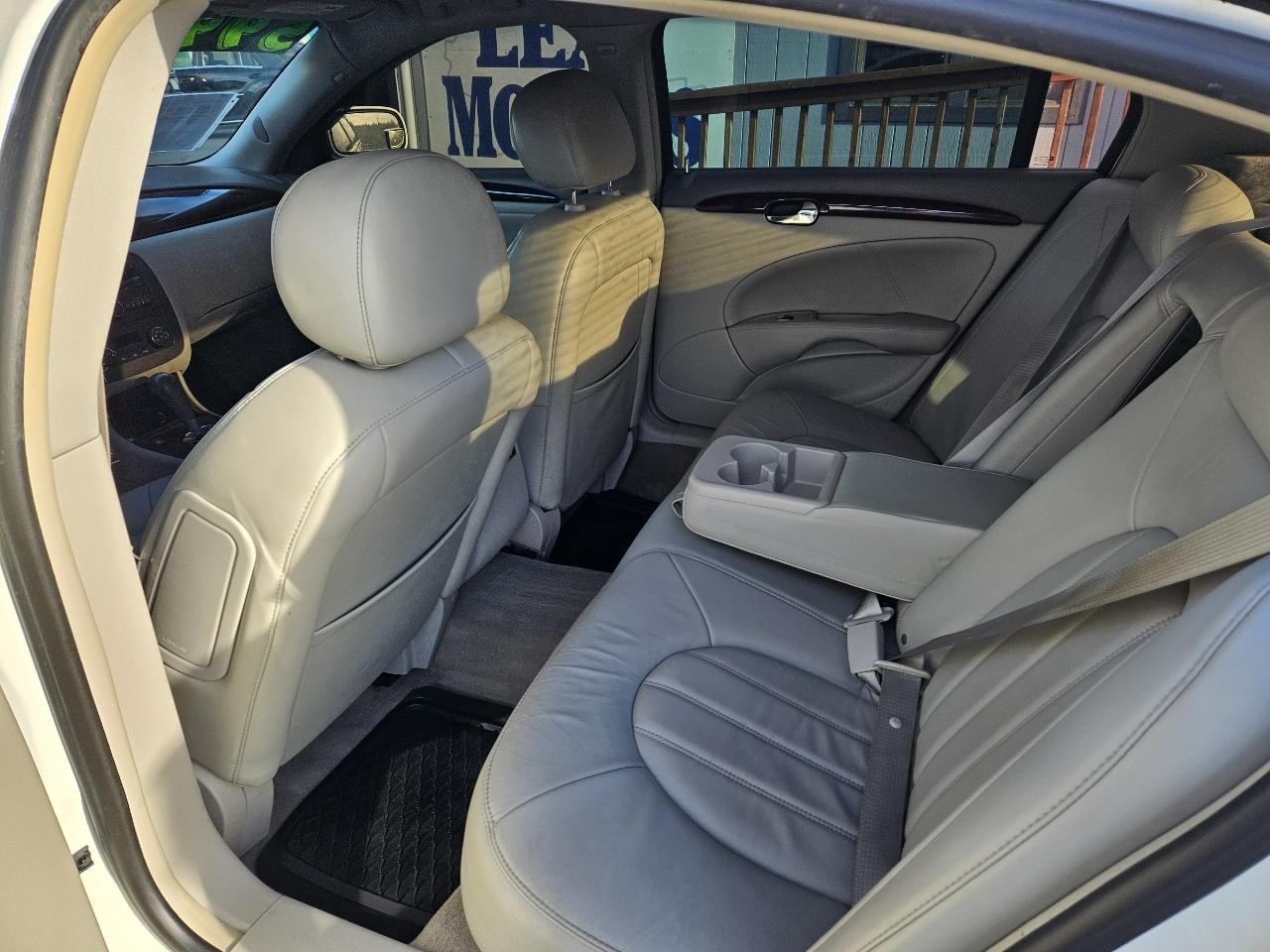 Buick Lucerne 4dr Sdn V6 CXL 2008
