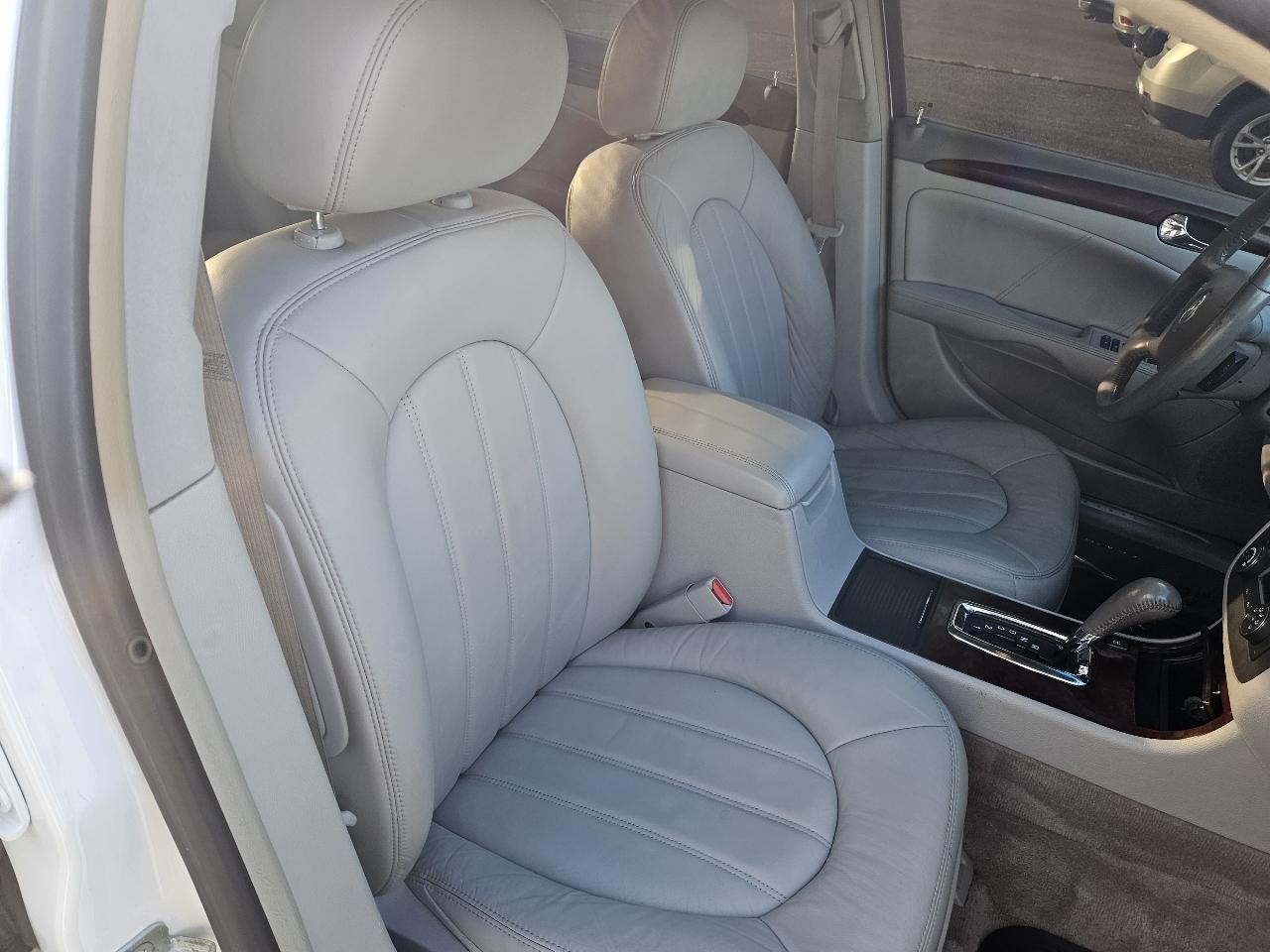 Buick Lucerne 4dr Sdn V6 CXL 2008