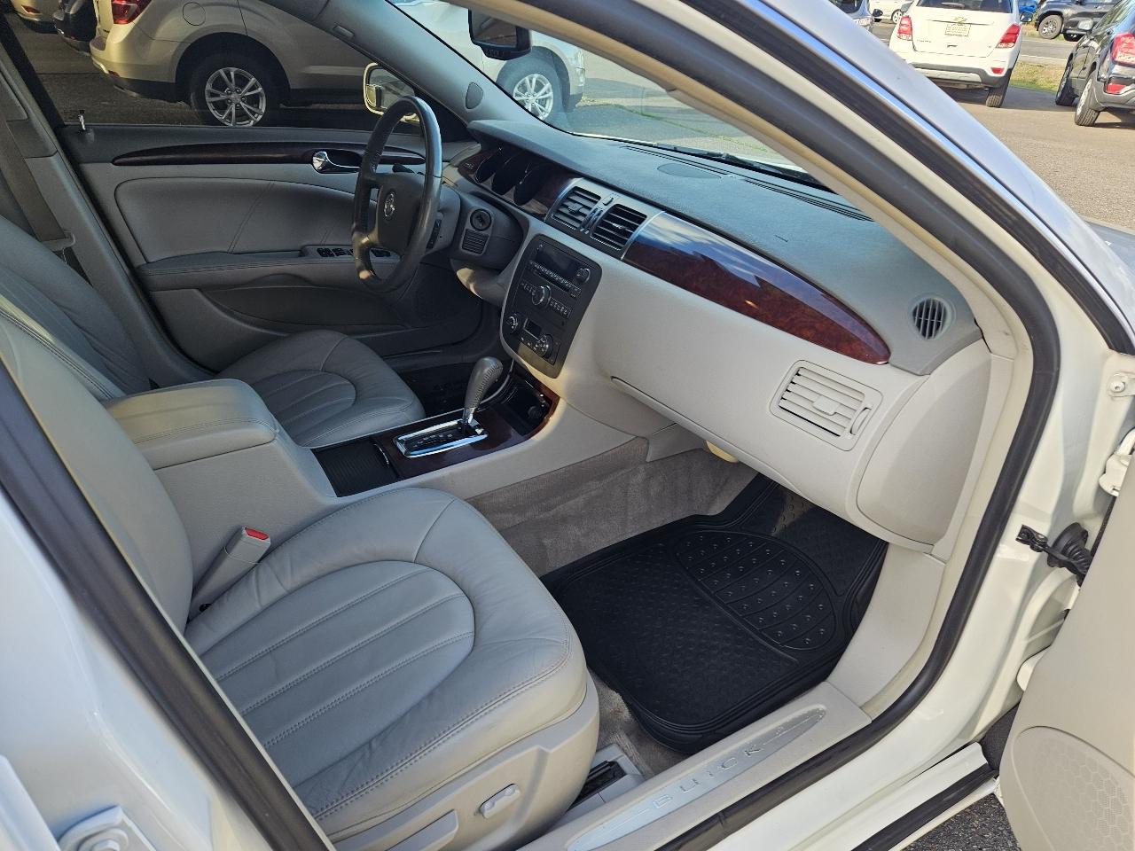 Buick Lucerne 4dr Sdn V6 CXL 2008