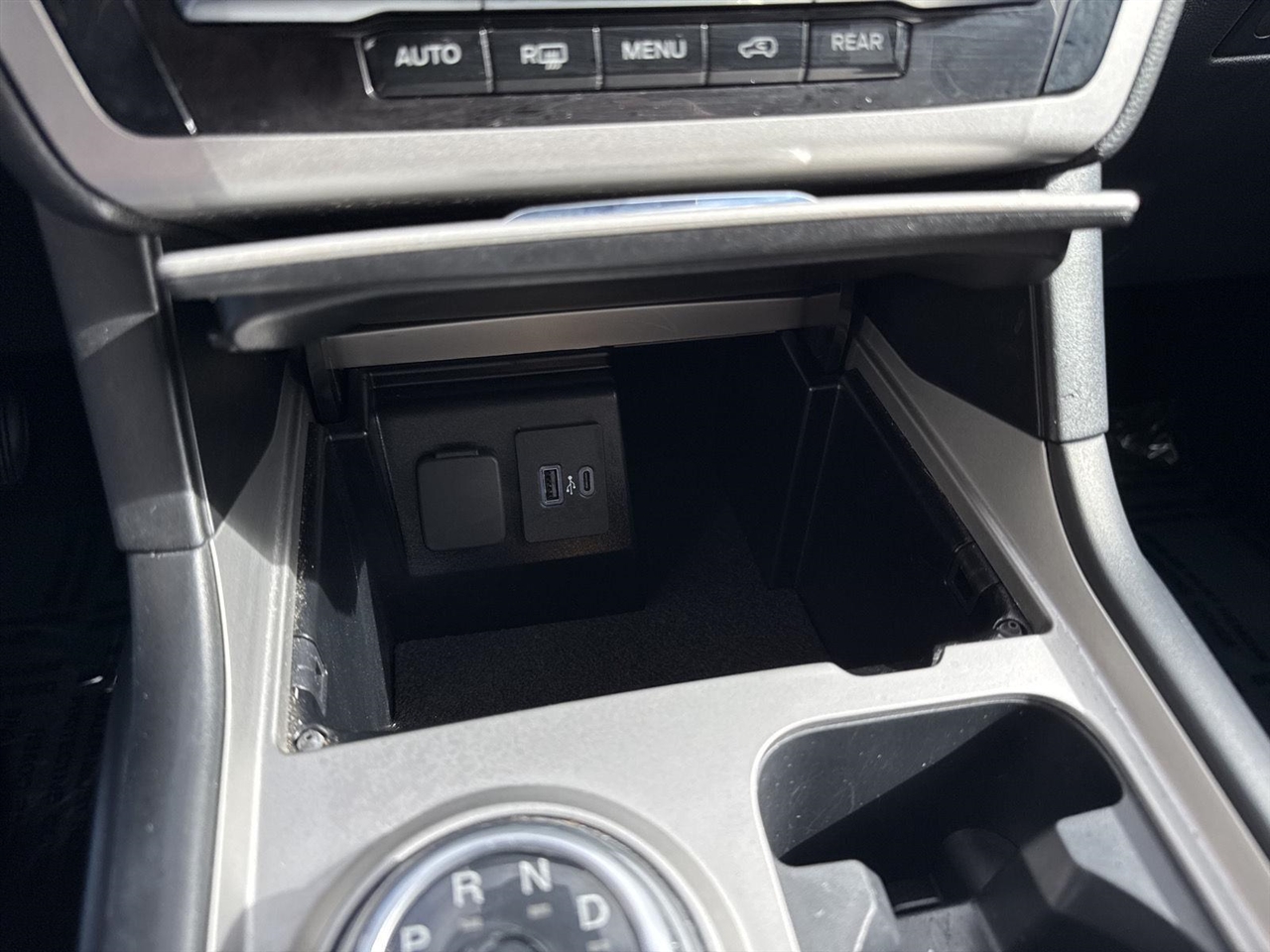 Ford Explorer Base RWD 2022