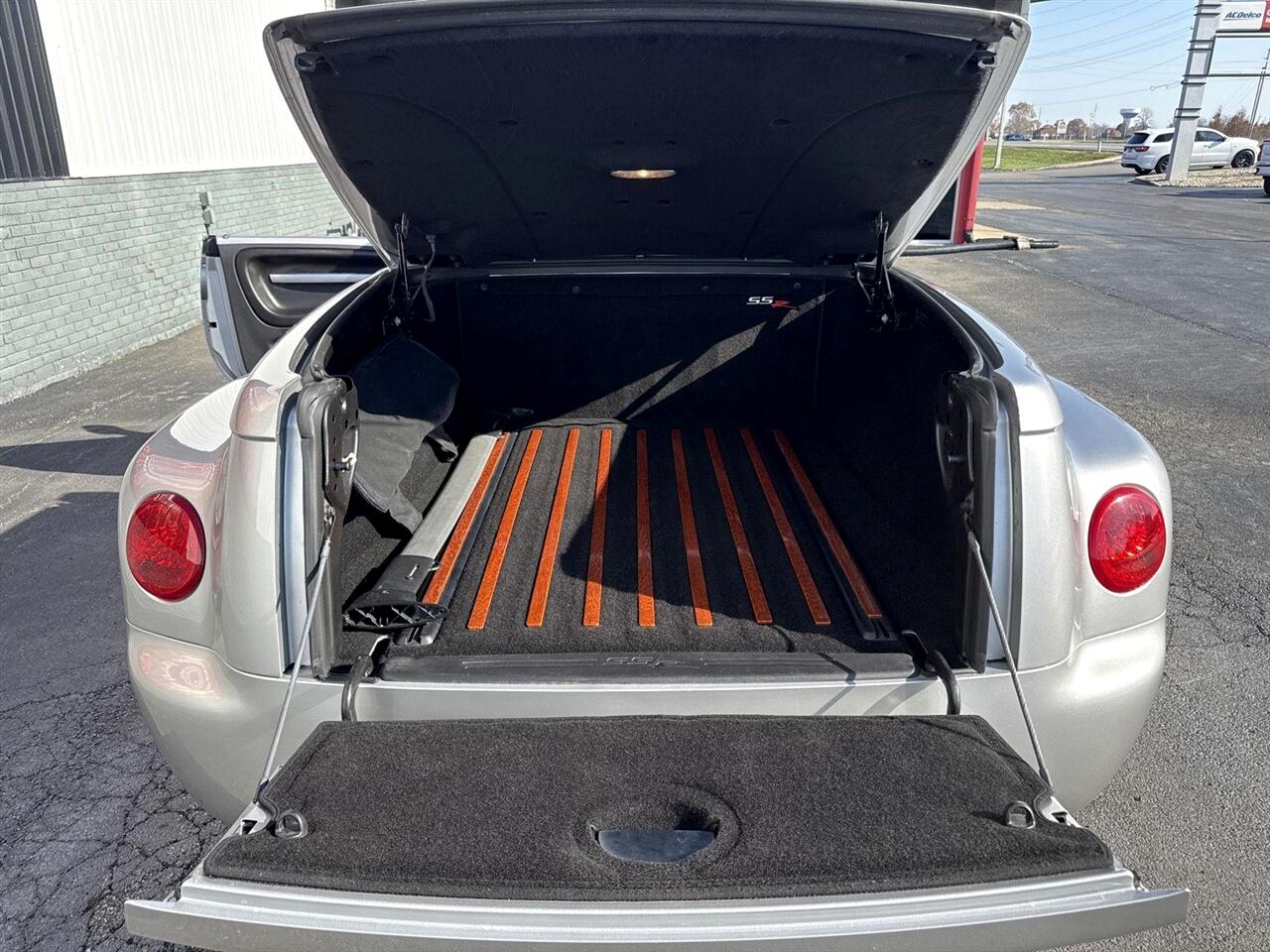 Chevrolet SSR Reg Cab 116.0" WB LS 2005