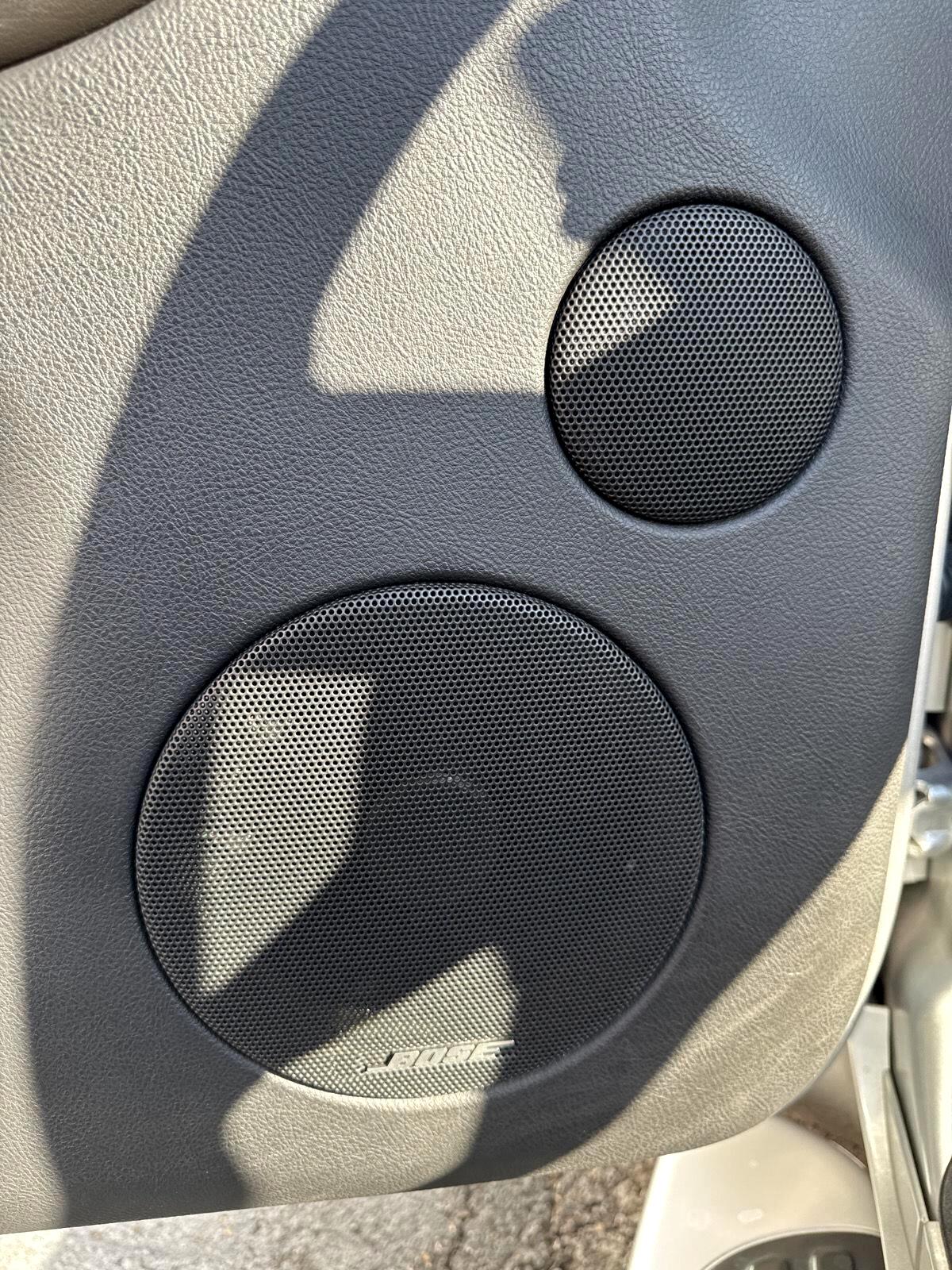 Chevrolet SSR Reg Cab 116.0" WB LS 2005