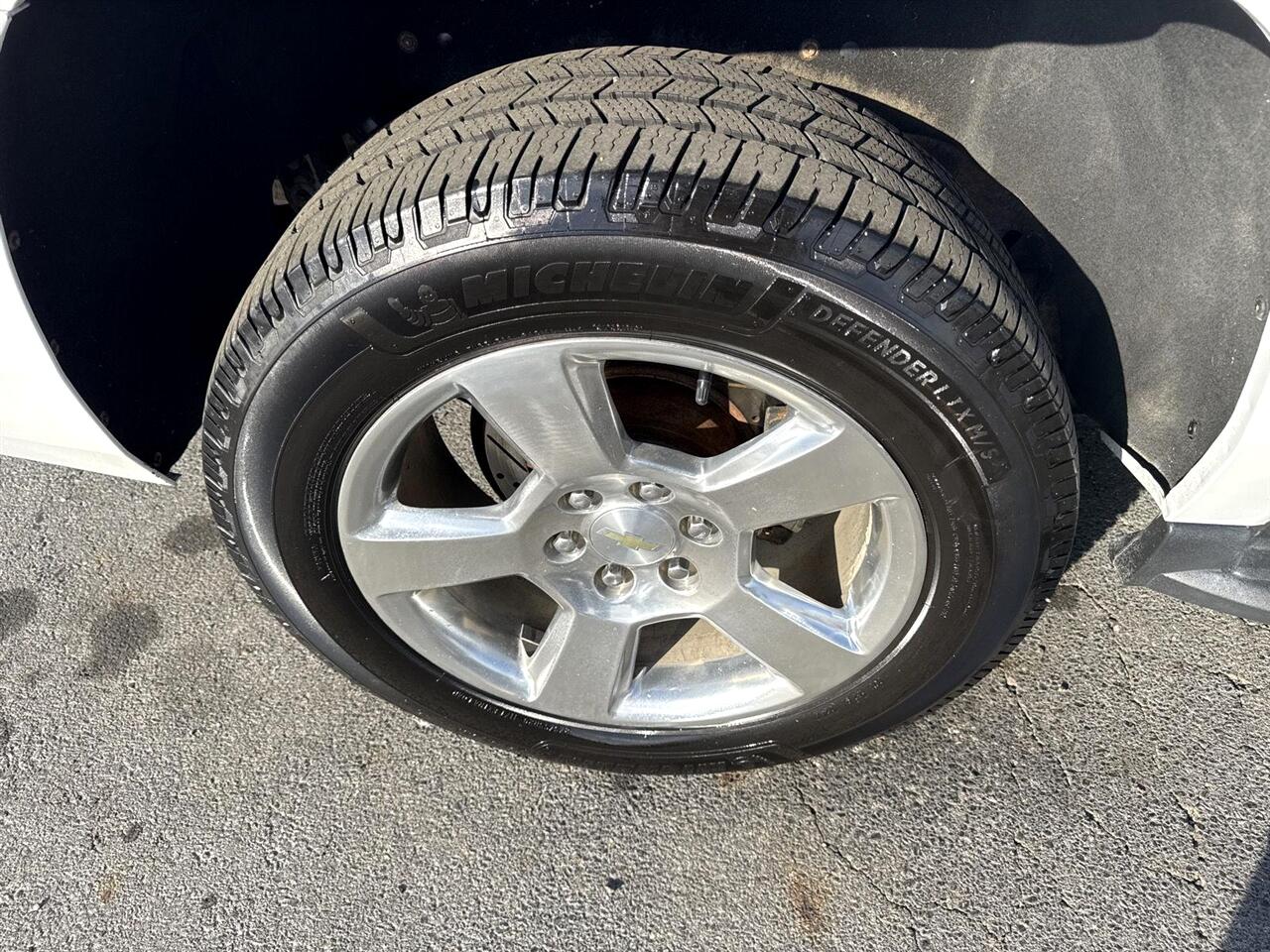 Chevrolet Suburban 4WD 4dr 1500 LT 2018