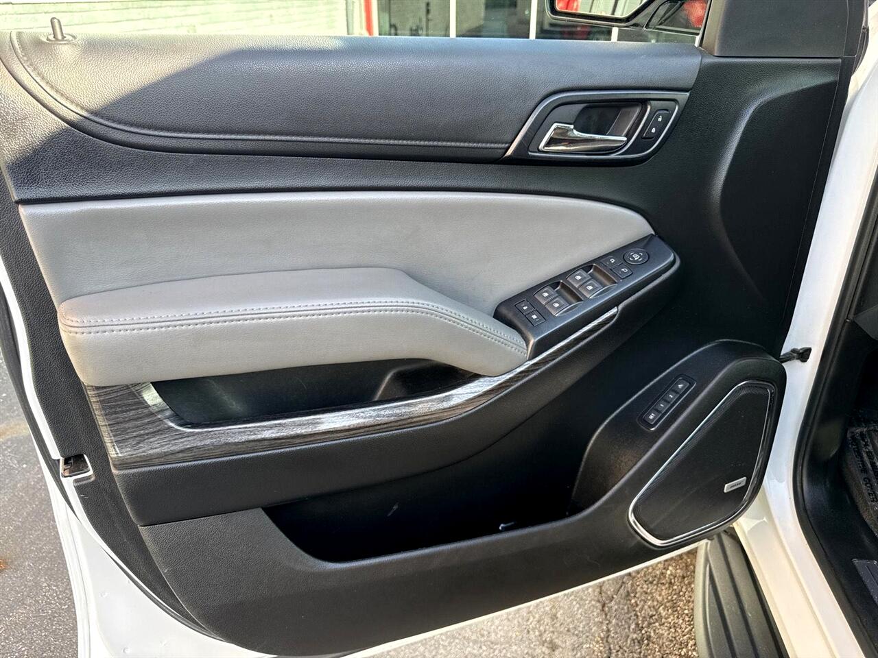 Chevrolet Suburban 4WD 4dr 1500 LT 2018