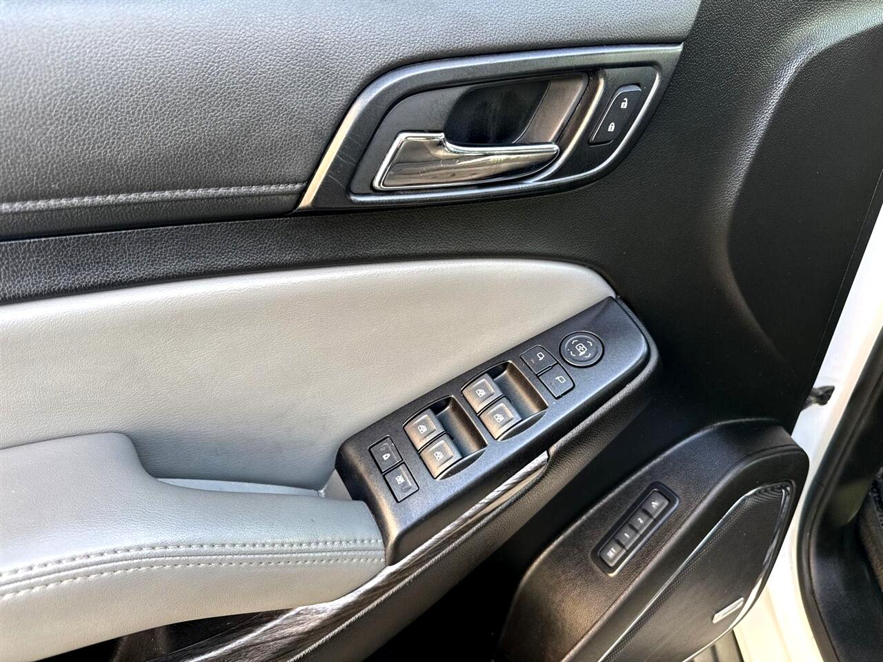 Chevrolet Suburban 4WD 4dr 1500 LT 2018