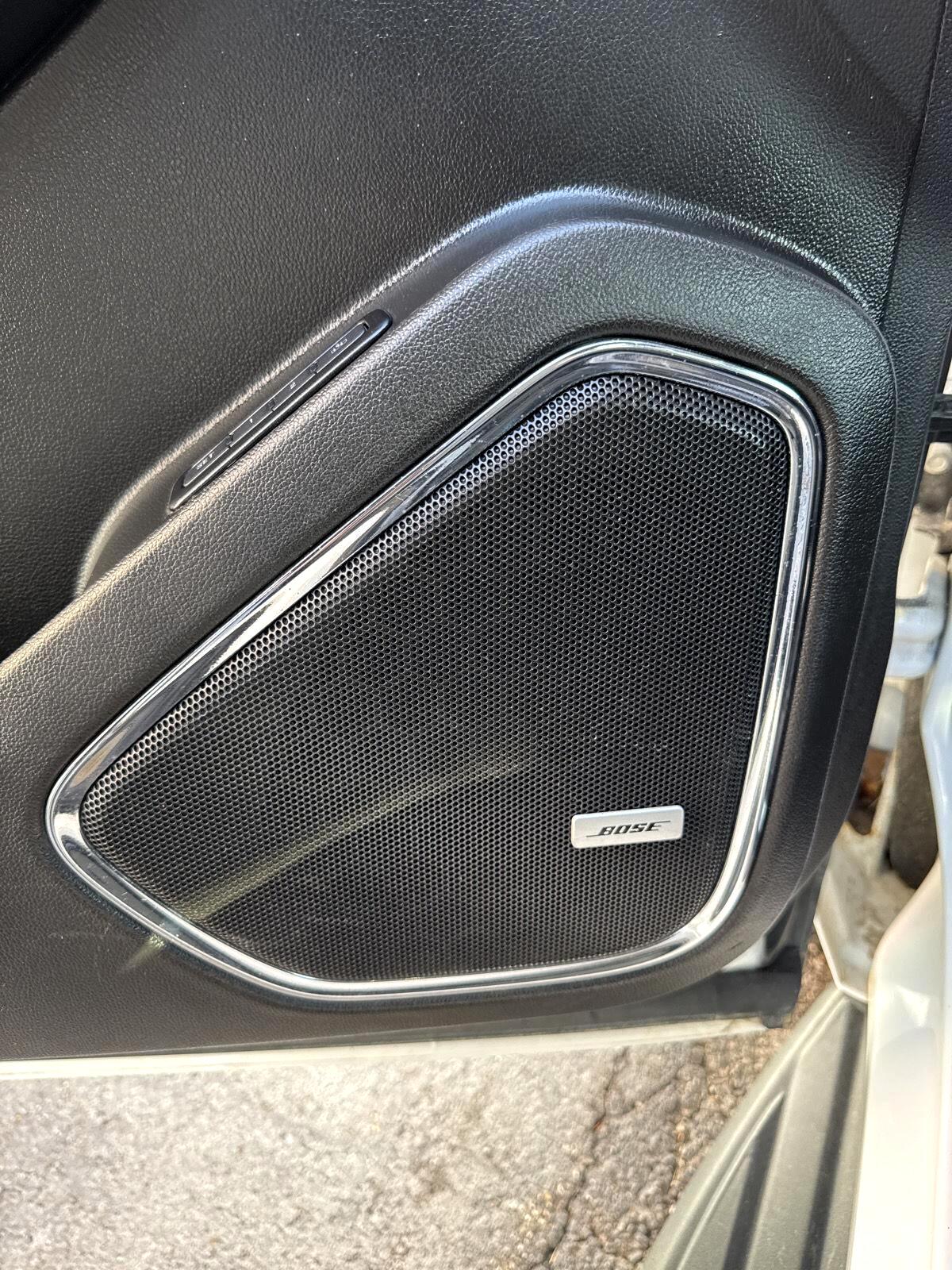 Chevrolet Suburban 4WD 4dr 1500 LT 2018