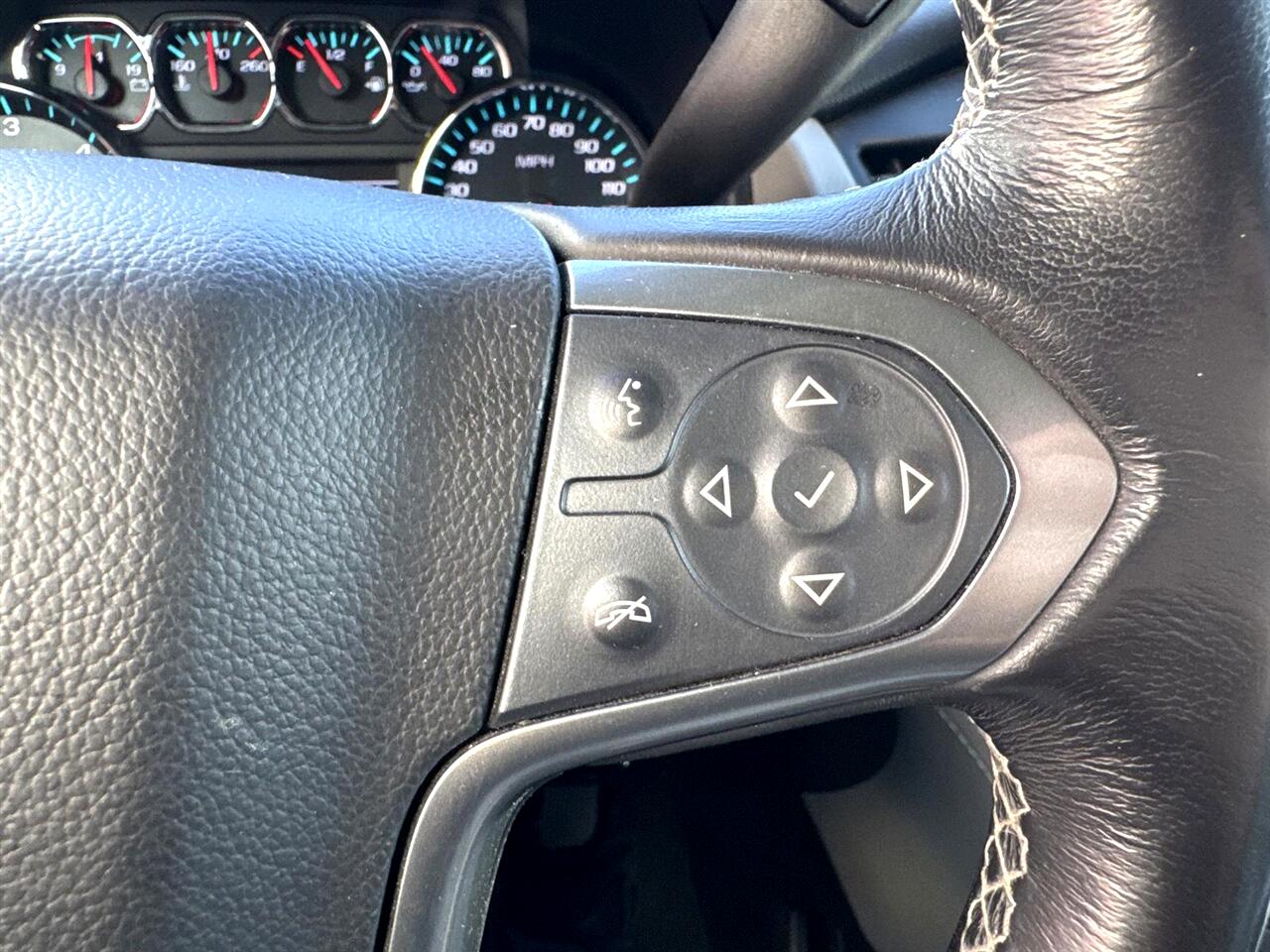 Chevrolet Suburban 4WD 4dr 1500 LT 2018