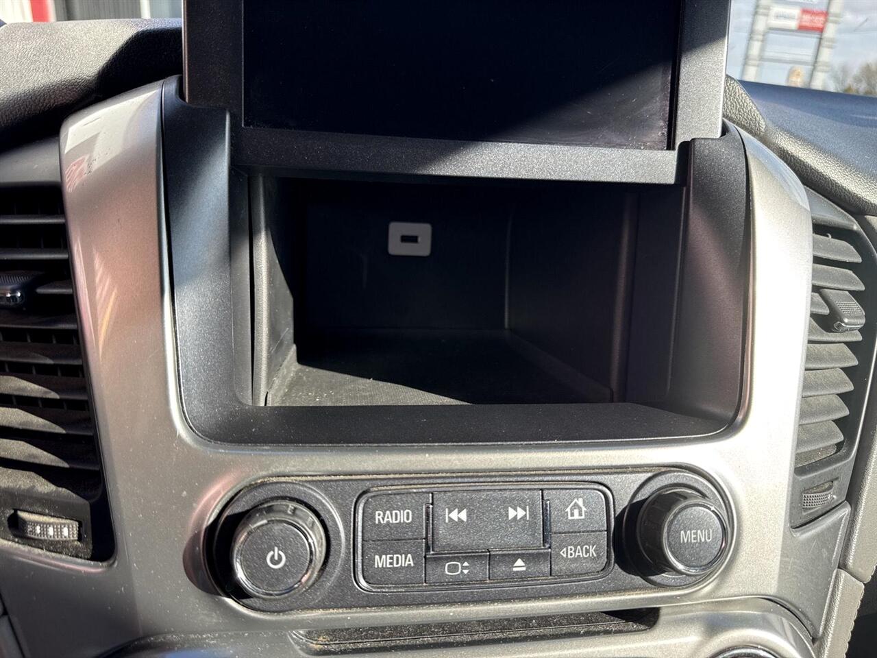 Chevrolet Suburban 4WD 4dr 1500 LT 2018