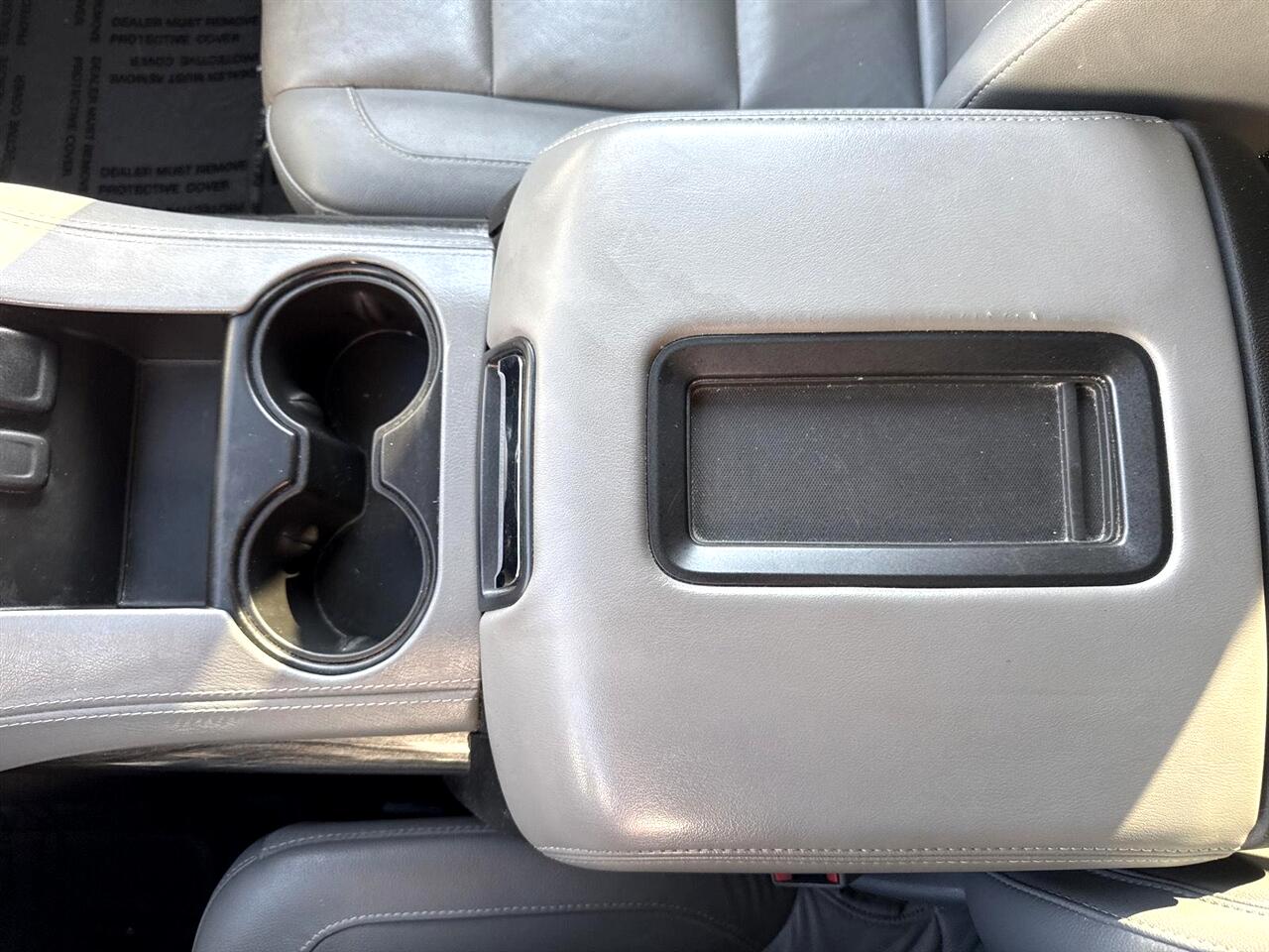 Chevrolet Suburban 4WD 4dr 1500 LT 2018