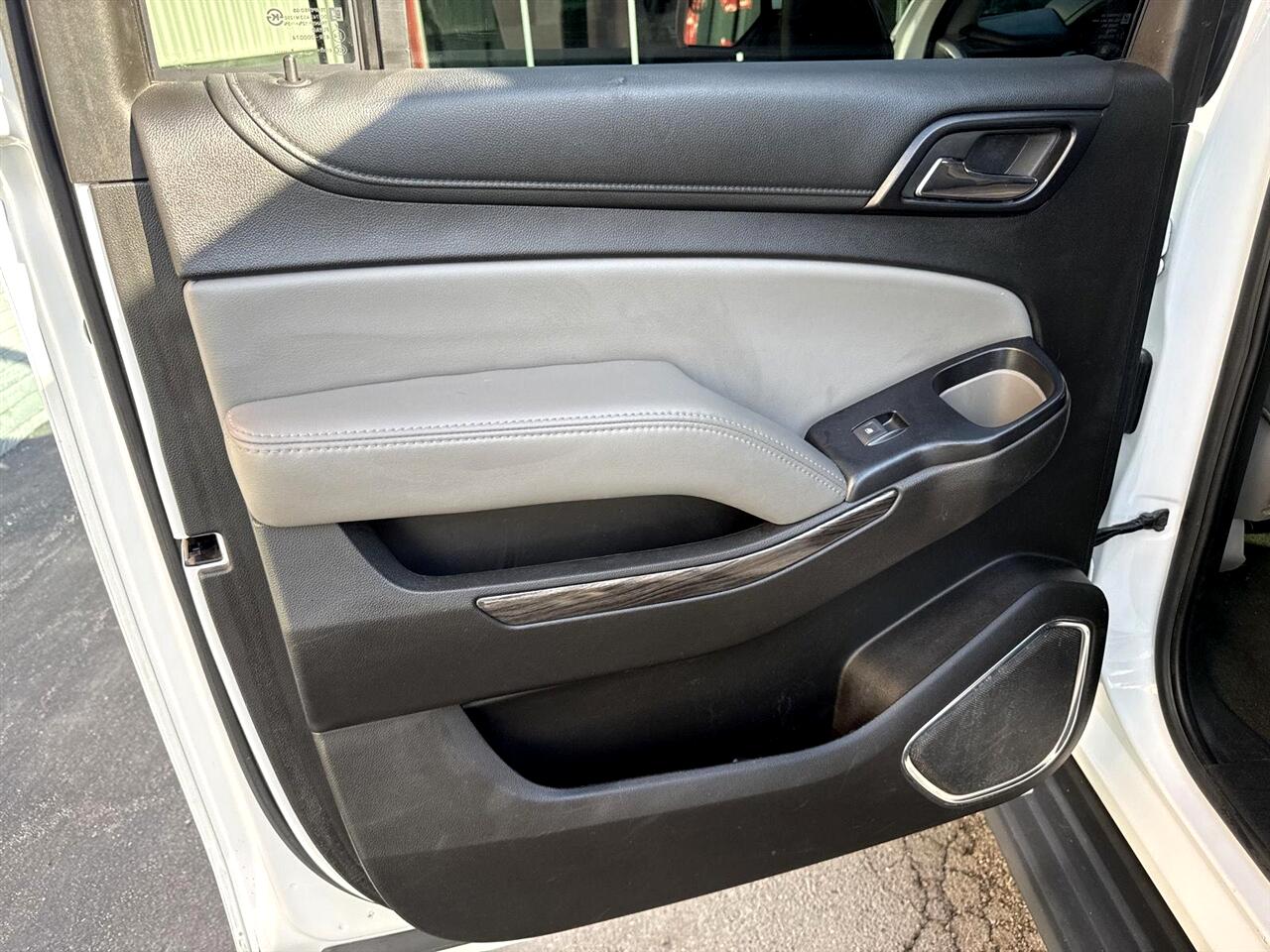 Chevrolet Suburban 4WD 4dr 1500 LT 2018