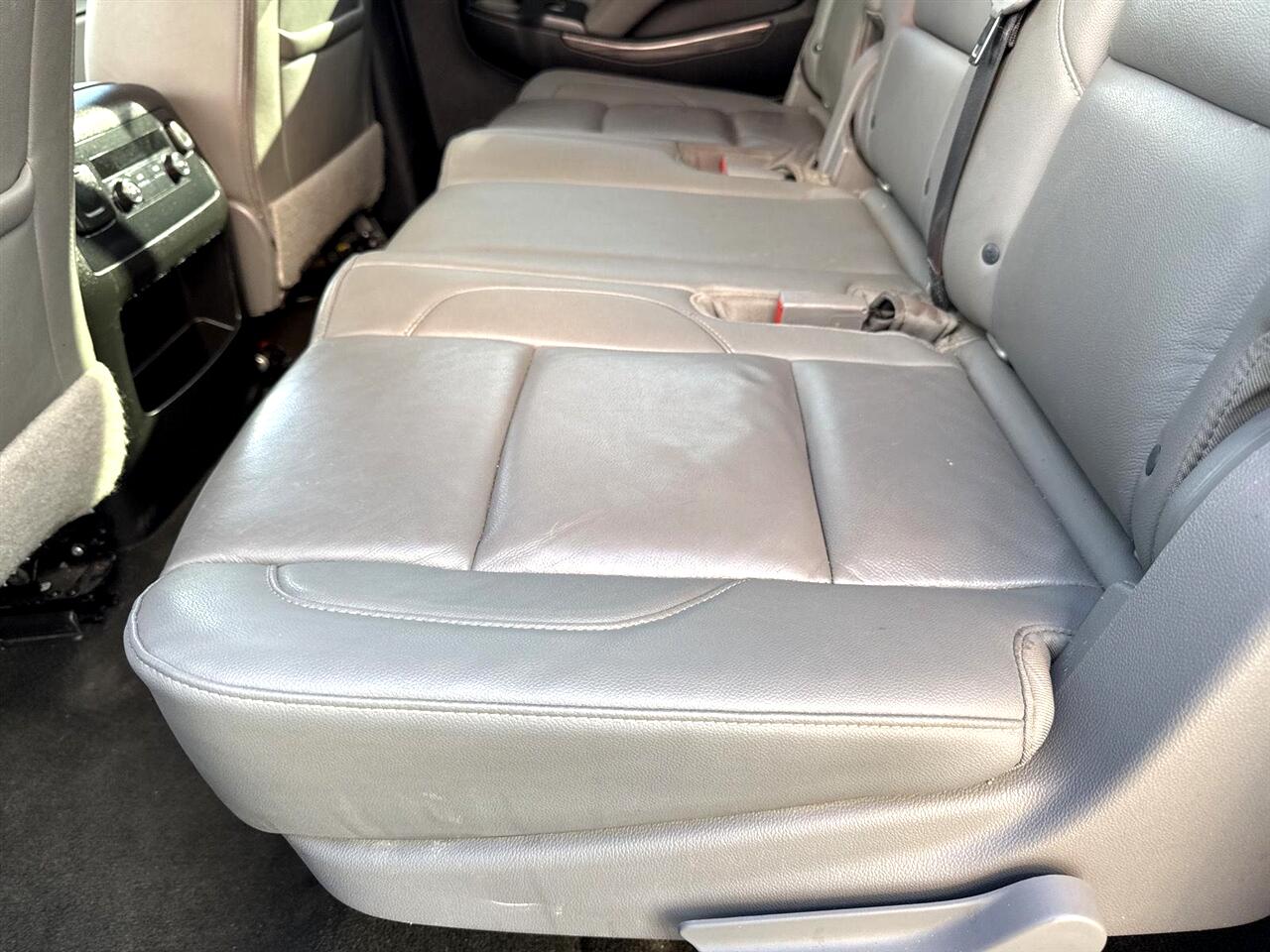 Chevrolet Suburban 4WD 4dr 1500 LT 2018