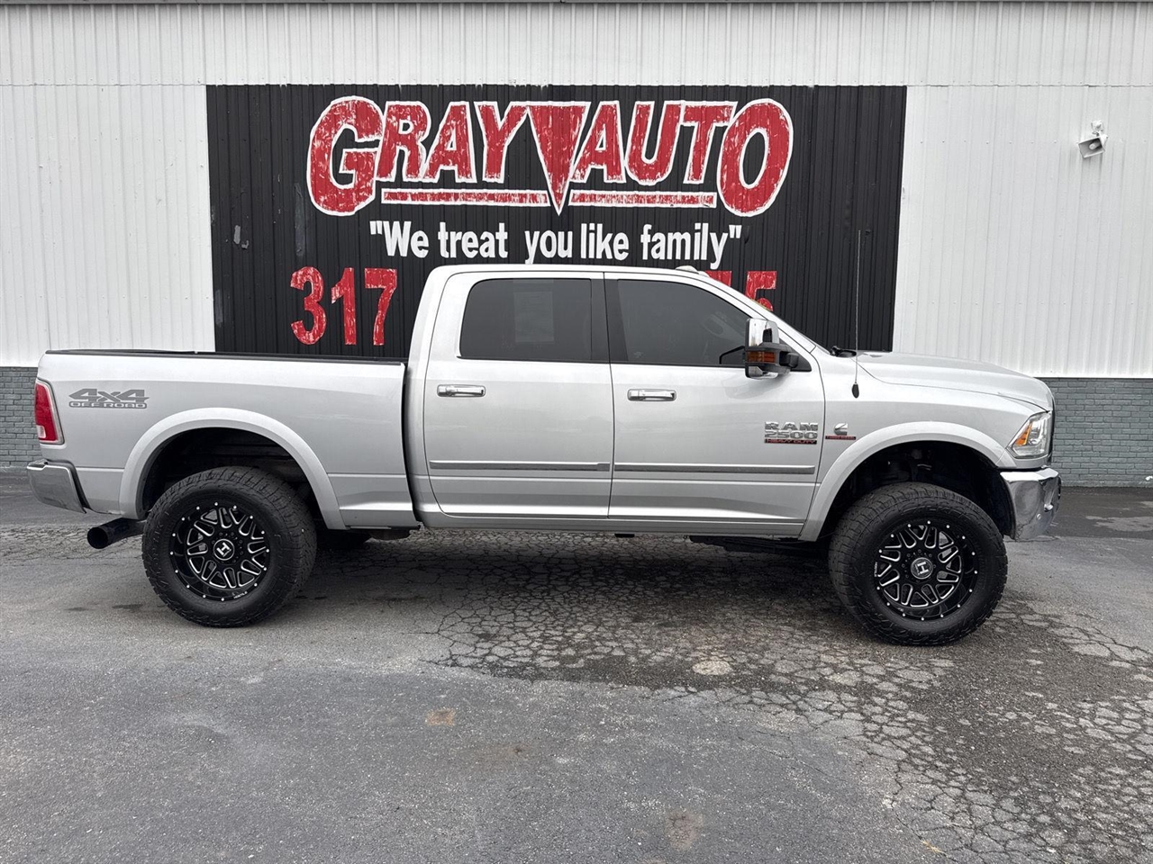 2017 RAM 2500 Laramie 4x4 Crew Cab 6'4" Box