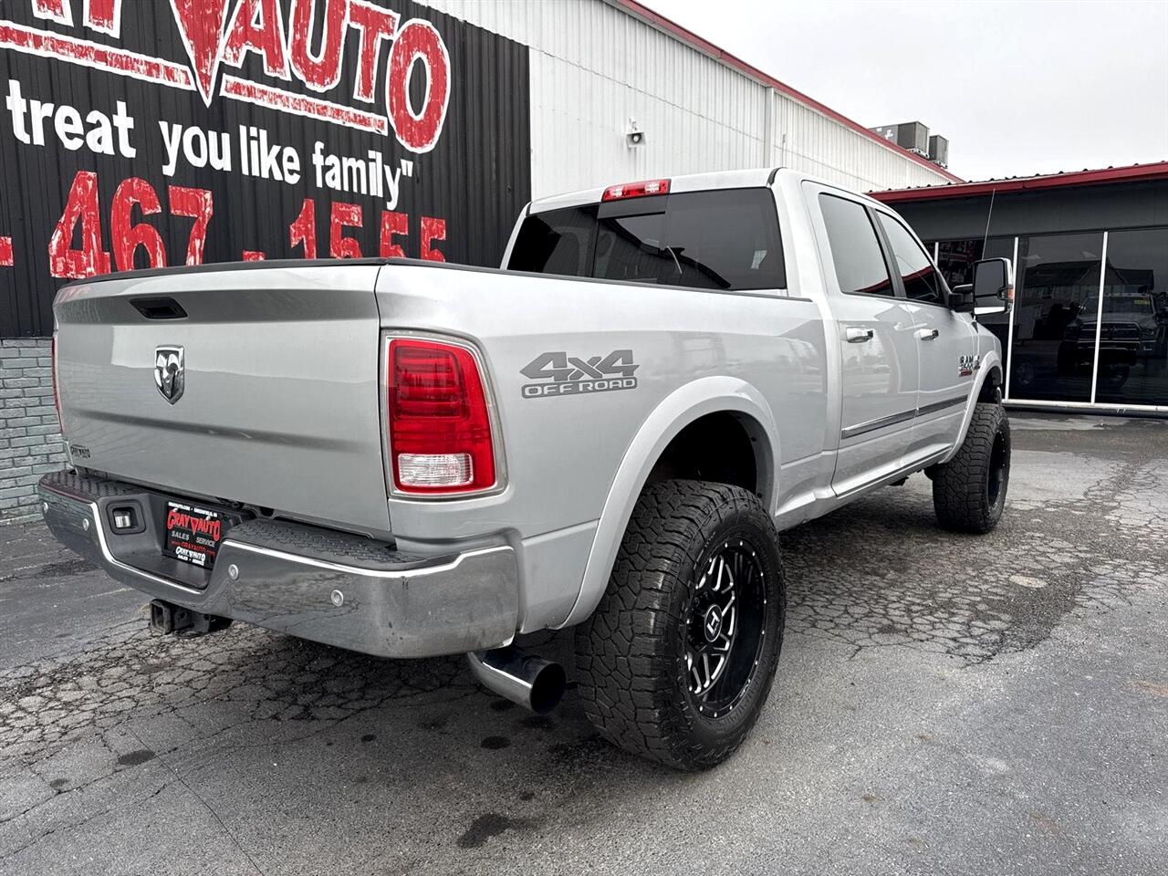 RAM 2500 Laramie 4x4 Crew Cab 6'4" Box 2017